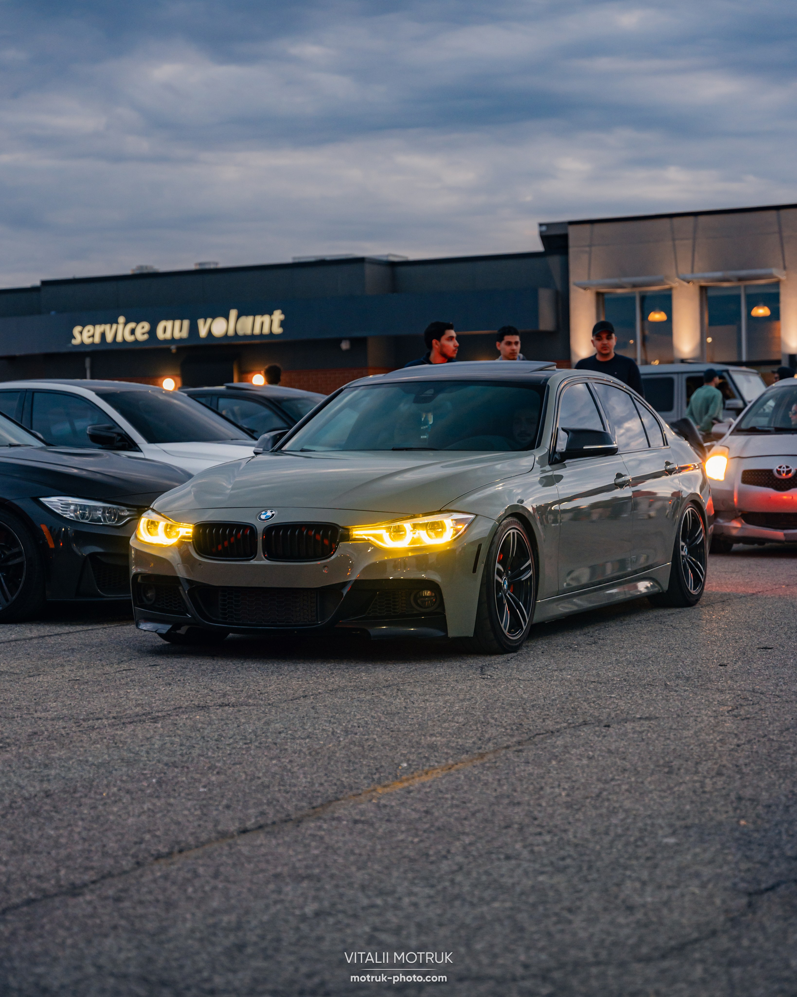 Car meet: 514 bimmers. Photographe de voitures à Paris — Vitalii Motruk