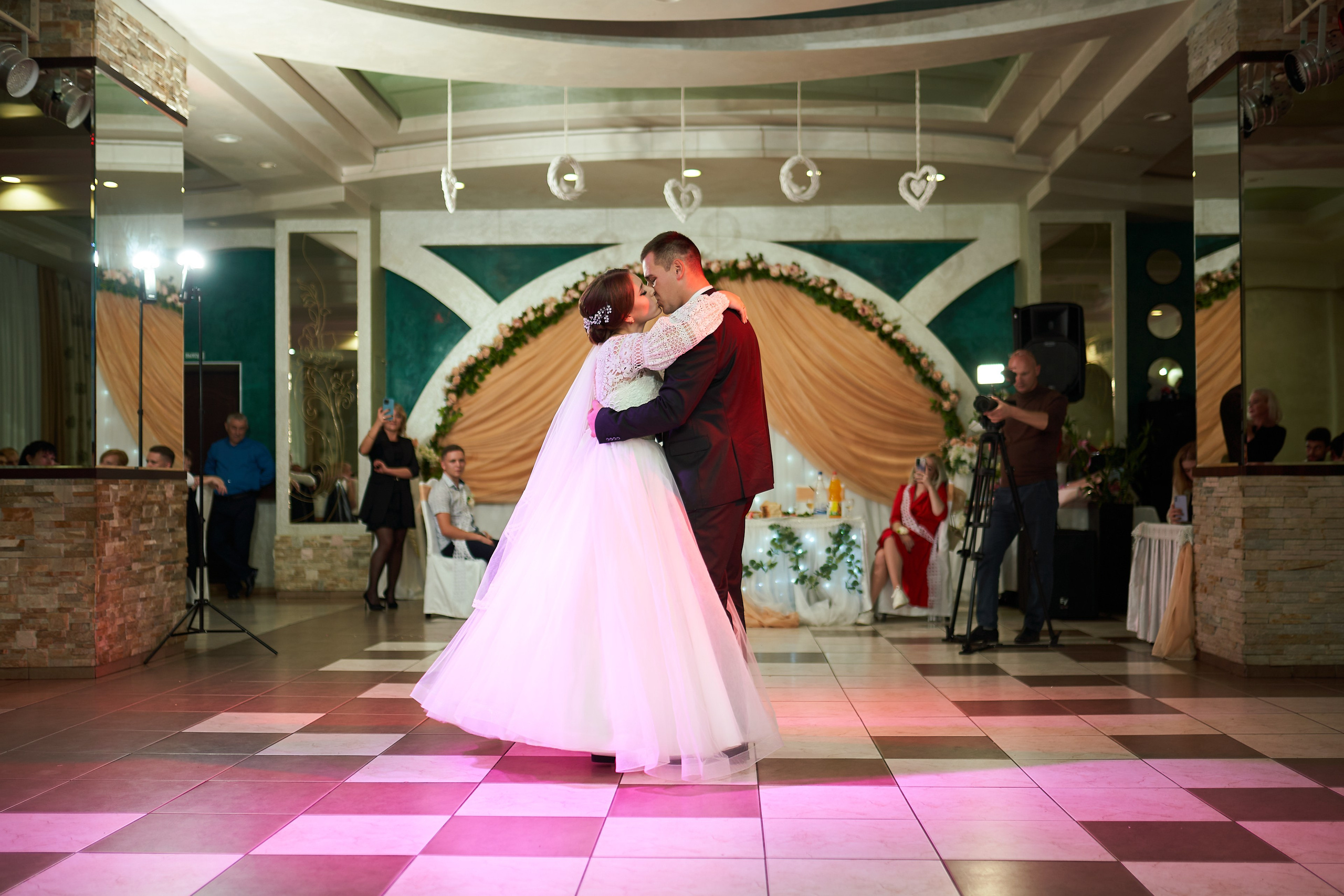 Дмитрий и Ирина. Дмитрий и Каролина Тофан