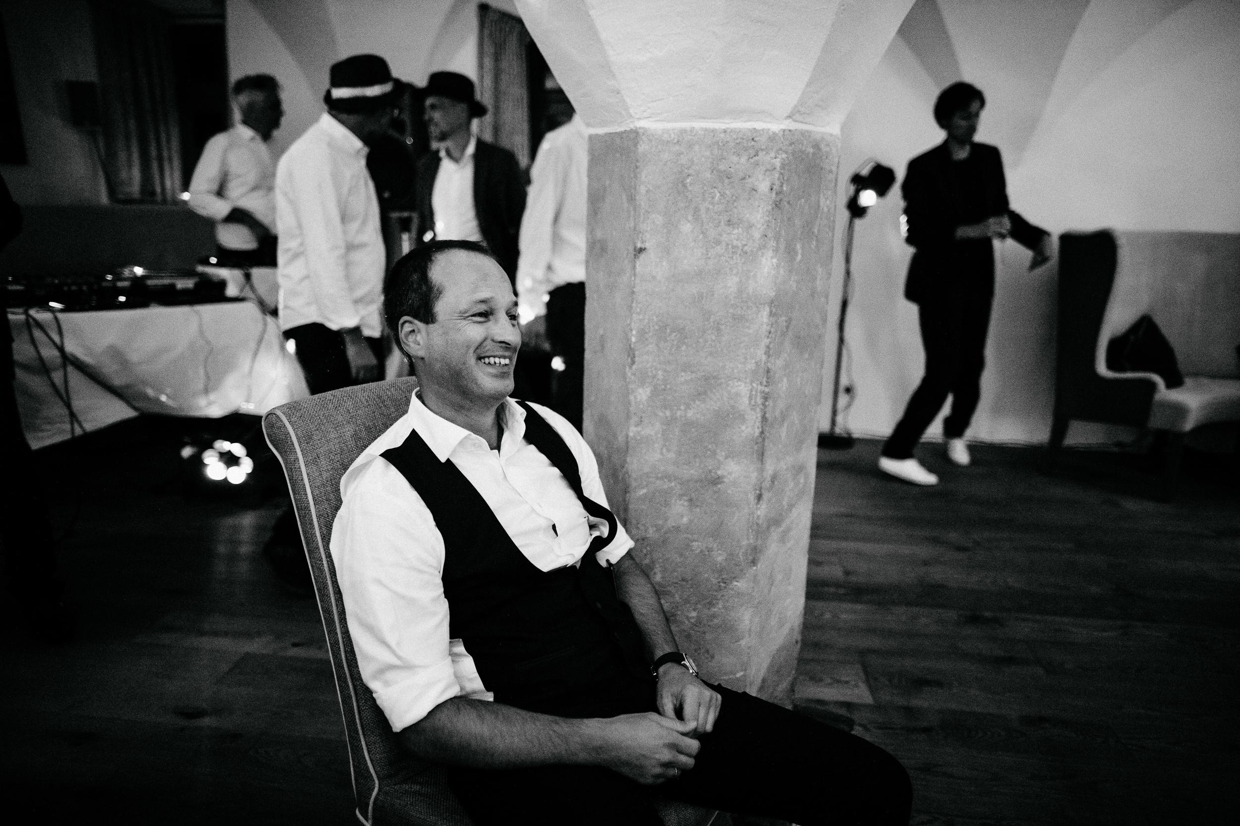 Intimate Wedding in castle Austria. Iceland elopement photographer & videographer