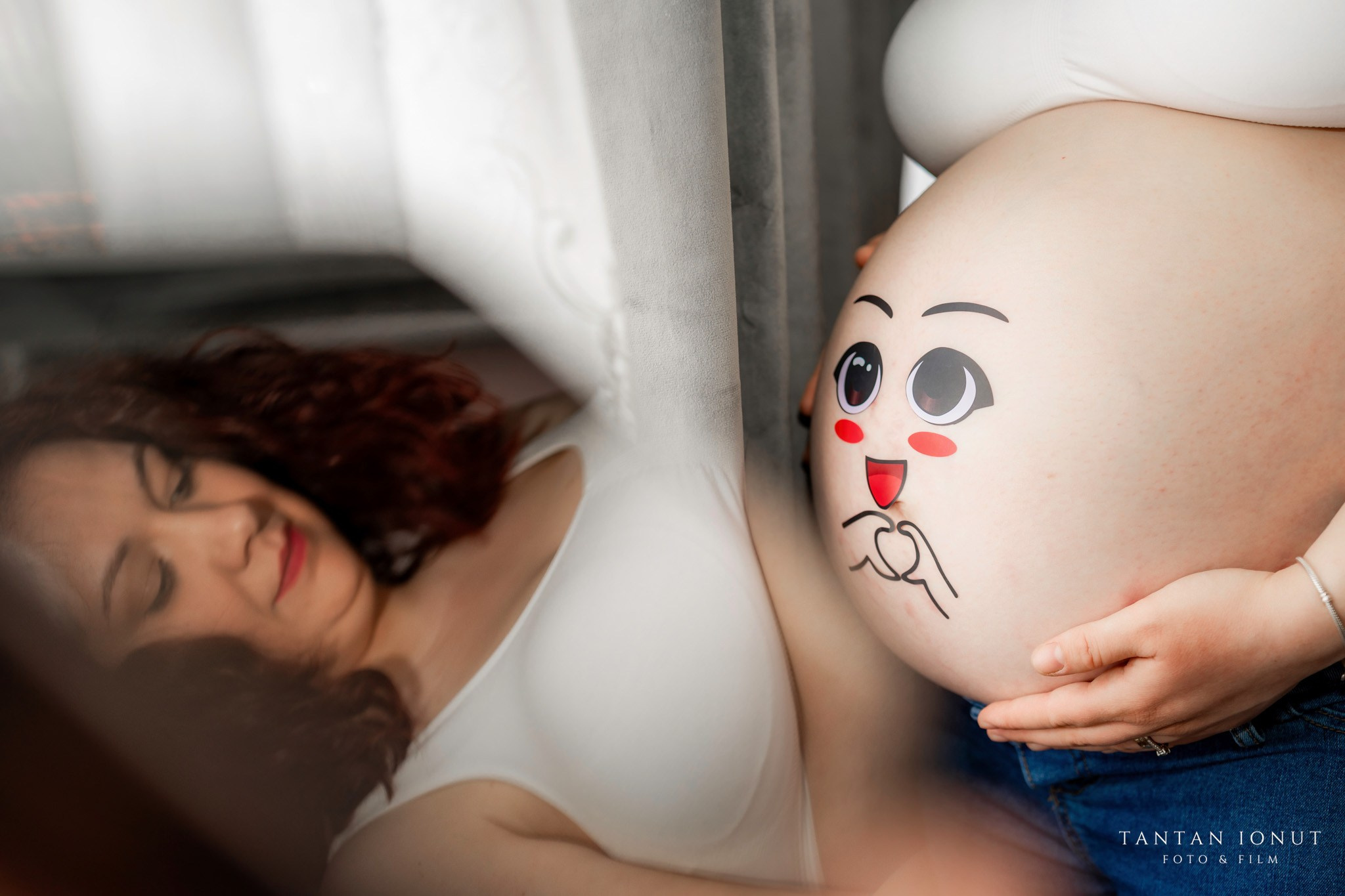 Sedinta foto maternitate acasa cu Ionela si Cosmin. TANTAN IONUT FOTO & FILM