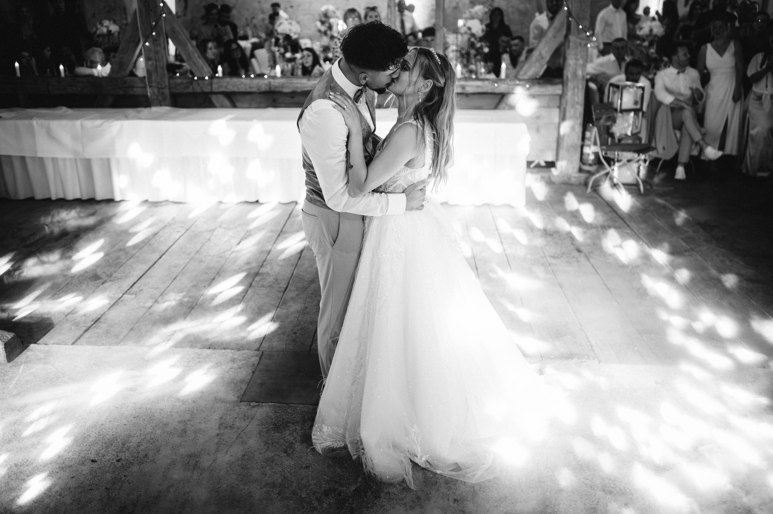 GentleFrame Hochzeitsfotografie in Ulm: Die Hochzeit von Markus & Vanessa – authentische Reportage. Authentische, emotionale, zeitlose Hochzeitsfotografie aus Albstadt