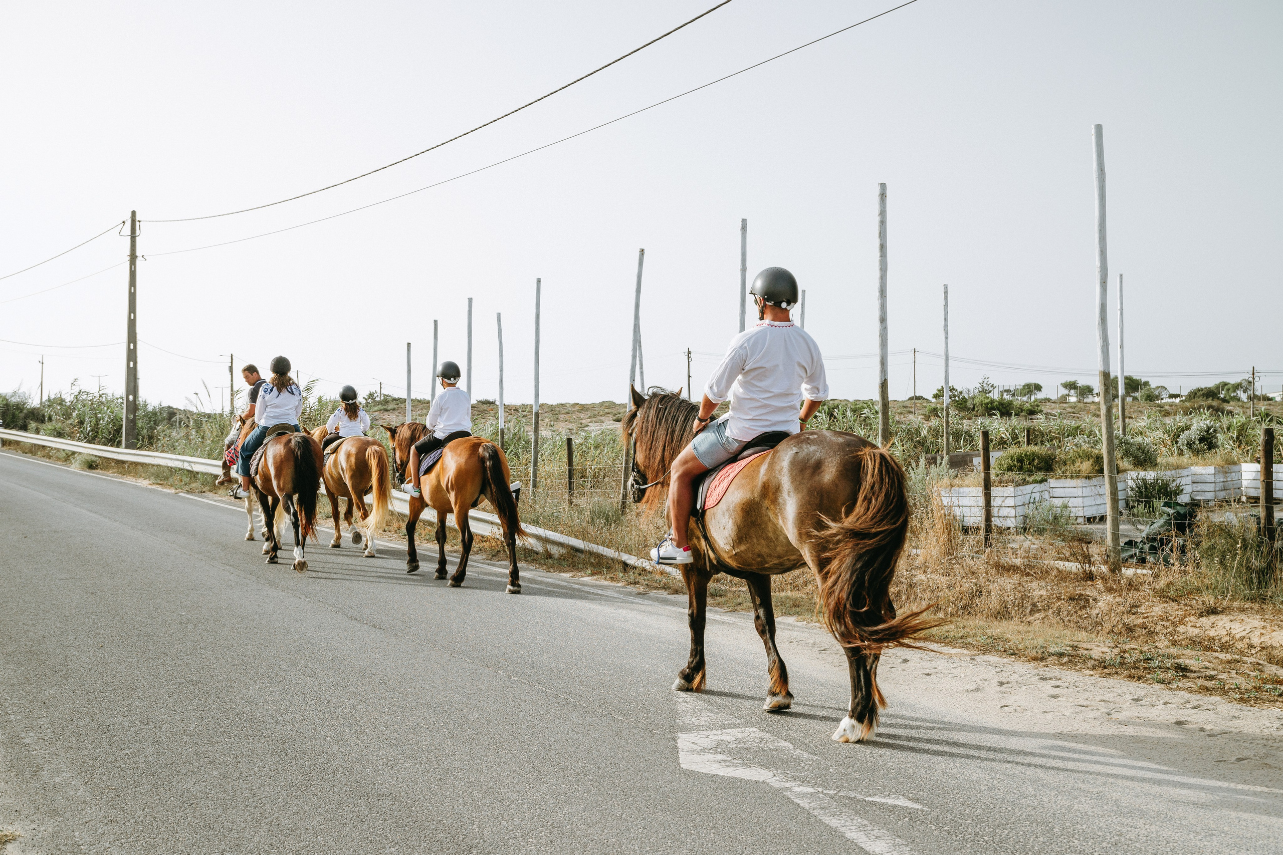 Marlene & Tiago com filhos. Passeios a Cavalo na Praia Peniche | Eco Salgados Agroturismo