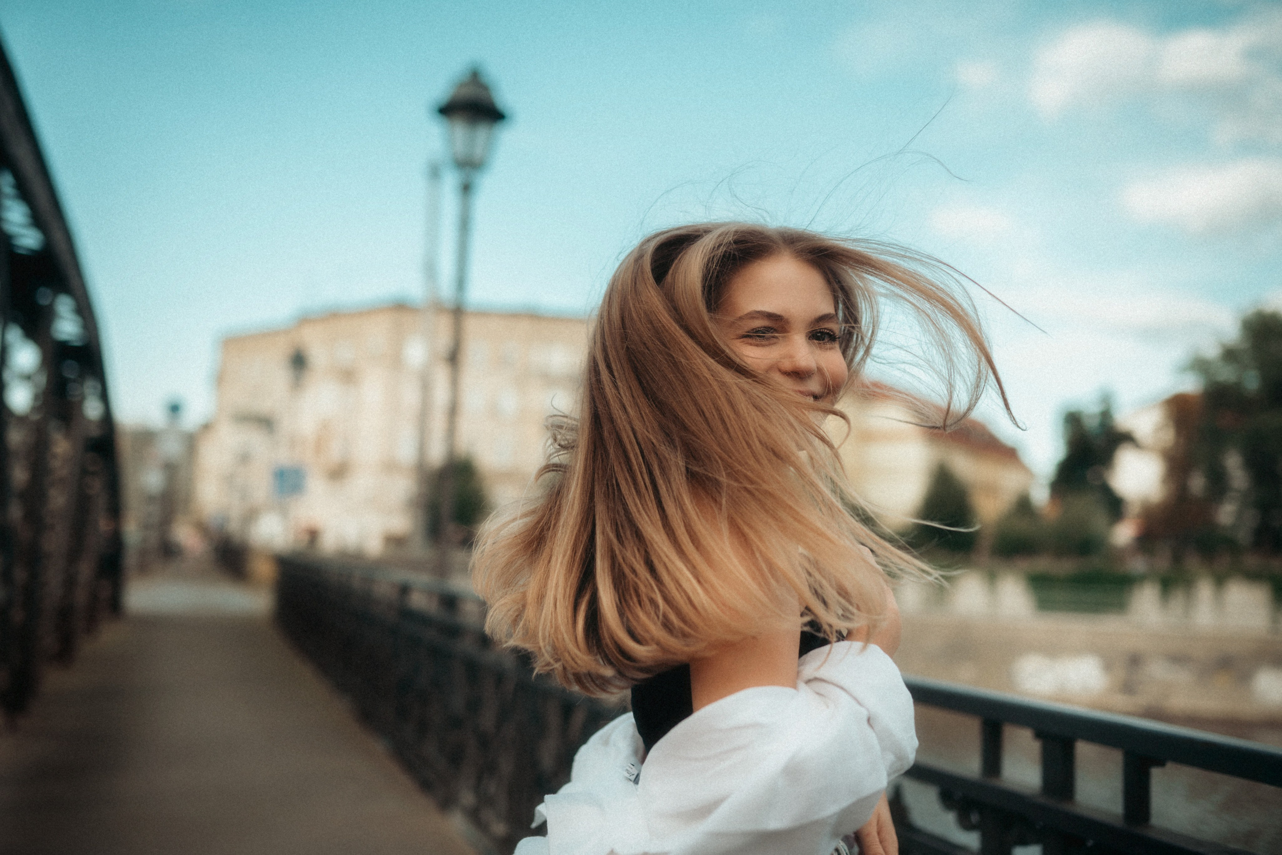 Outdoor. Mike Avelli