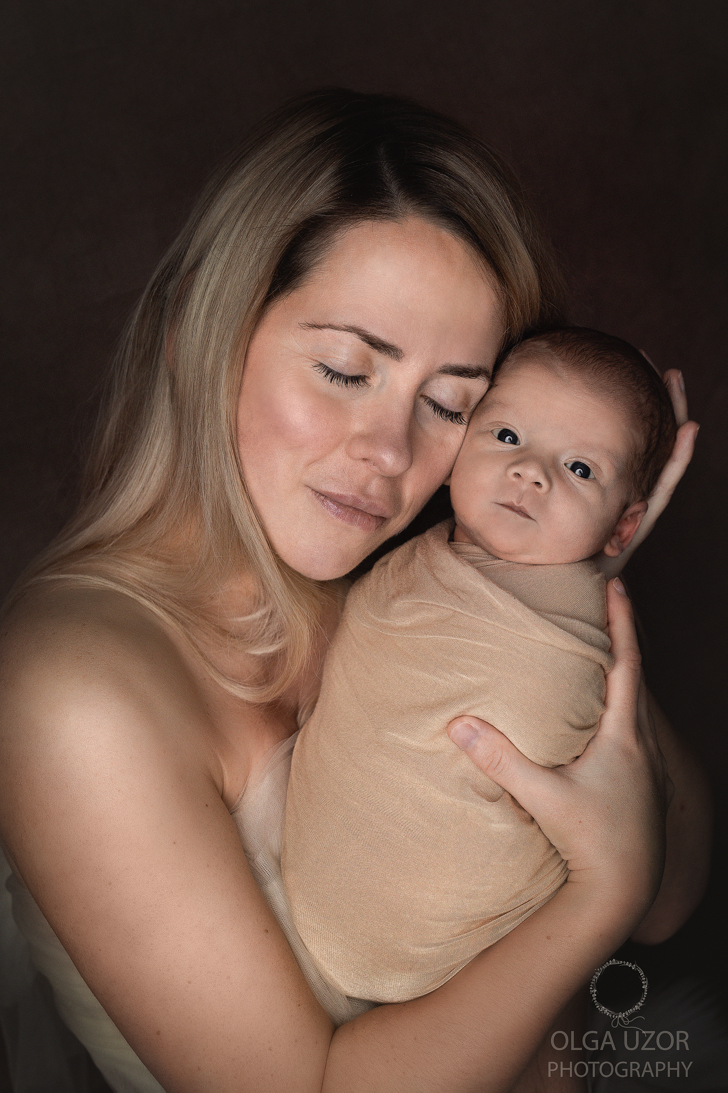 your local NewBorn and Family photographer 