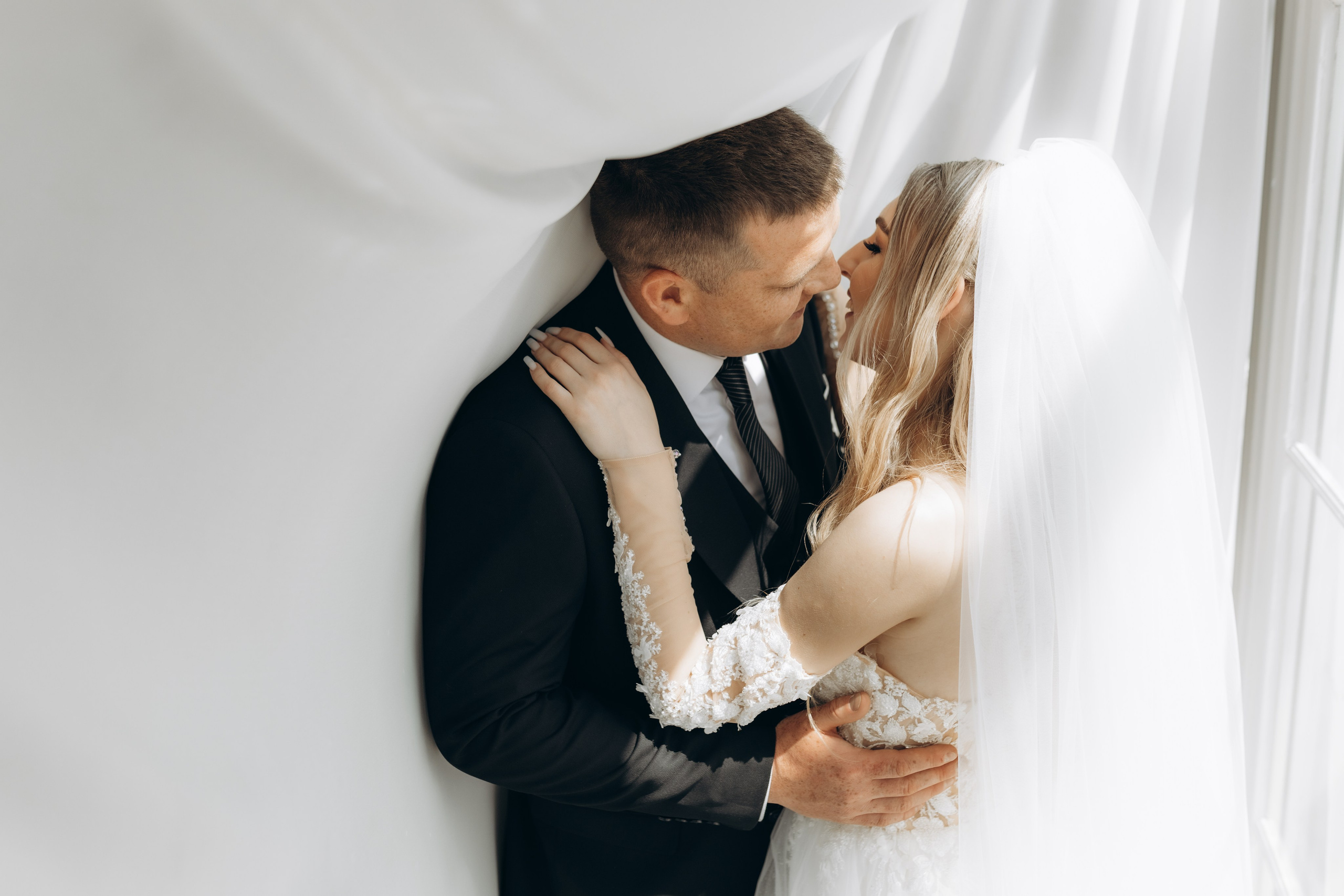 Nikolly & Constantin. Home