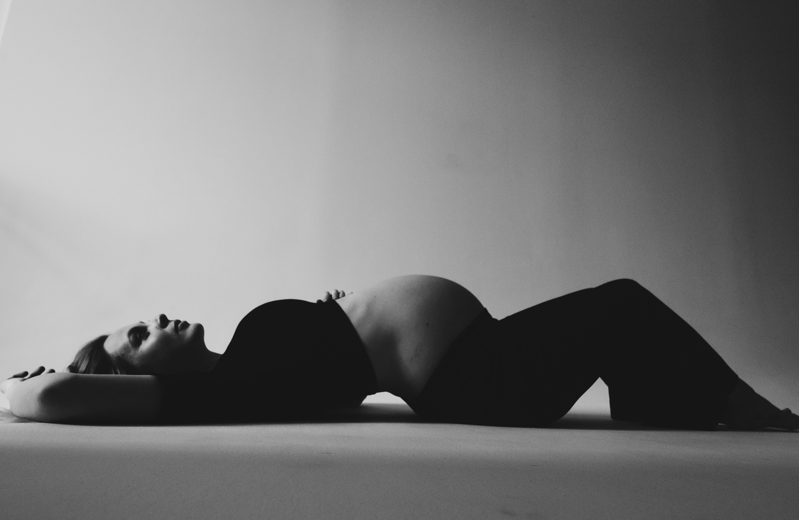 Беременность — Любовь — Студия. Анастасия Крылова | Фотограф в Будапеште & Мюнхене