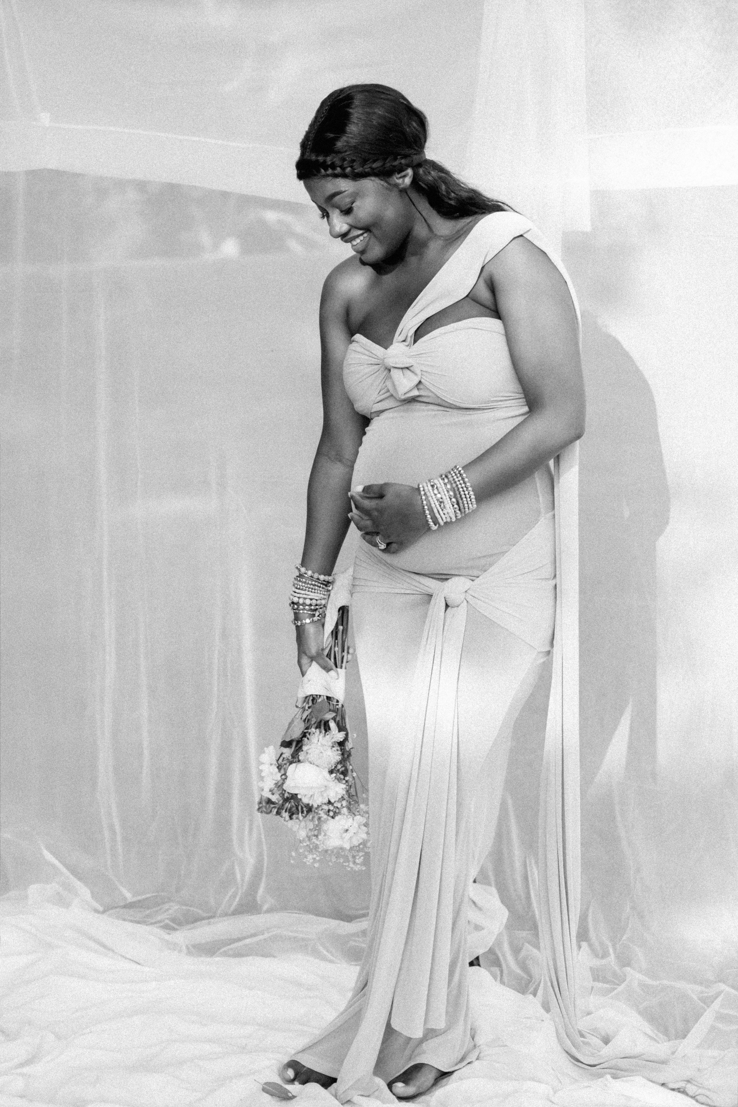 Maternity Photography Portfolio | Artistically capturing pregnancy in Richmond, VA. Family Photographer Anna Dobrovolskaia | Richmond, VA