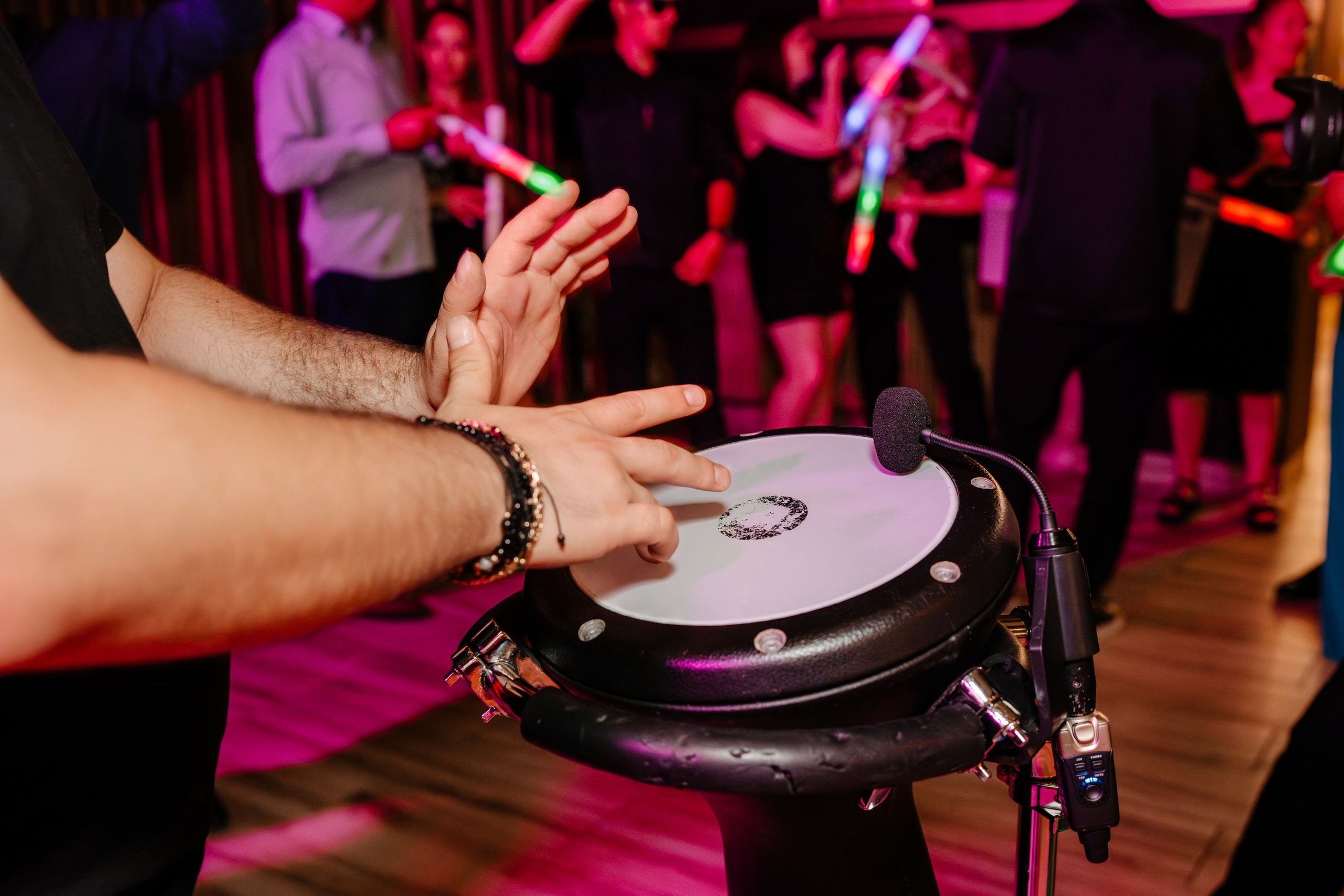 Larisa Ioana. Raw Studio. Fotograful tau de nunta!