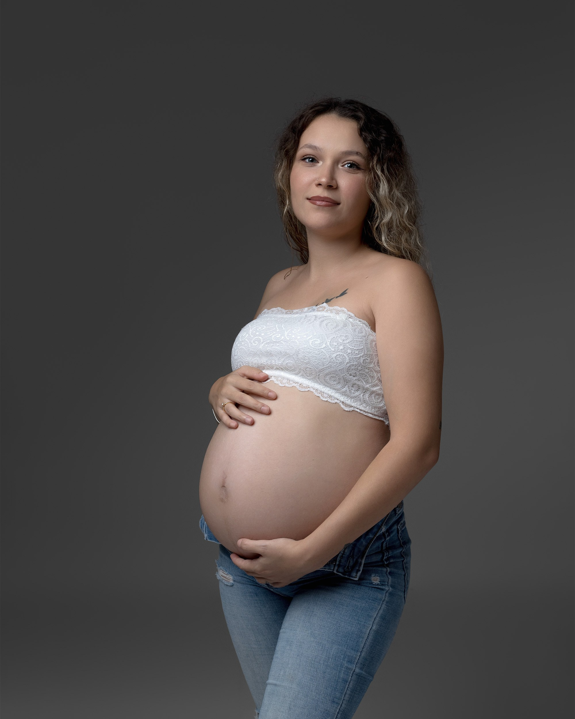 Embarazo y Maternidad sesiones de fotografía en estudio