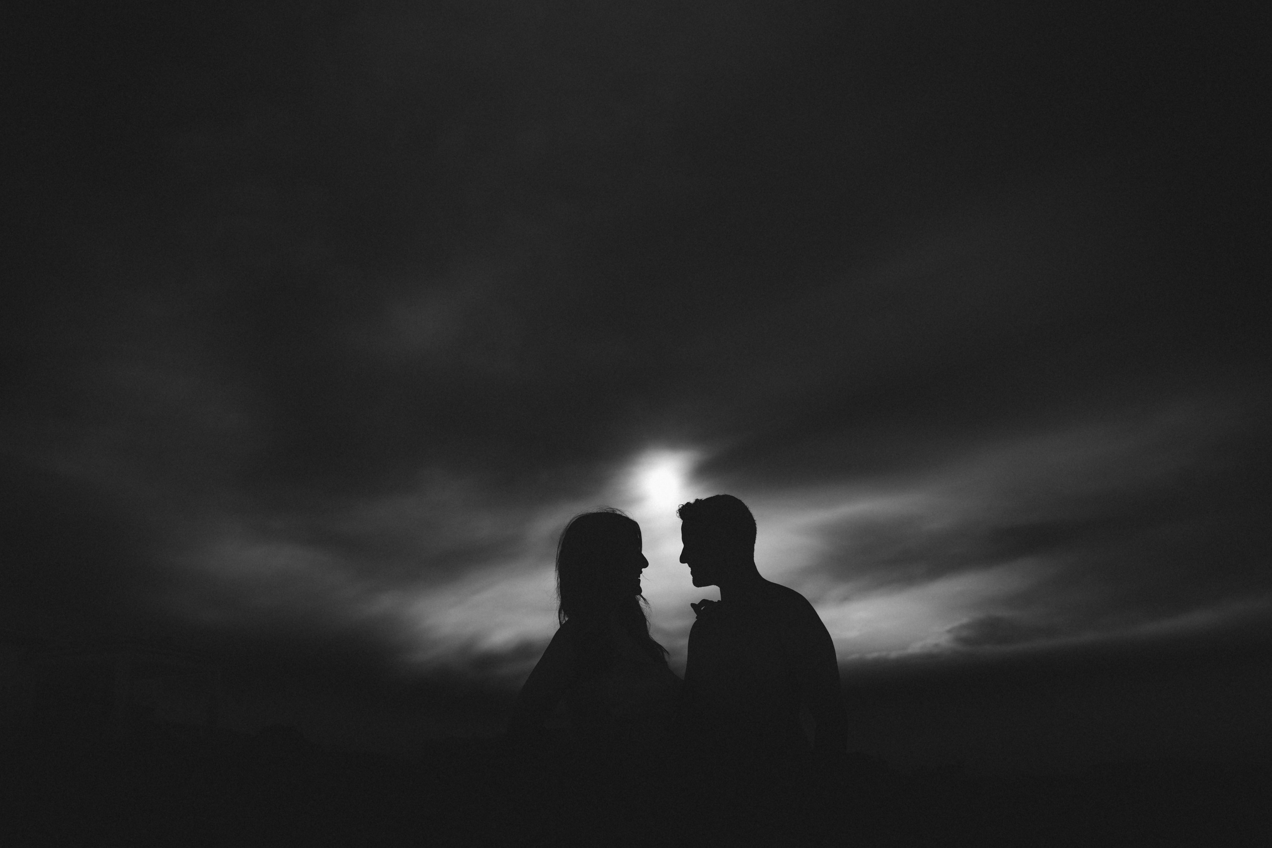 DIVIRTIENDOSE EN LA PLAYA. SPLASH Fotógrafo de bodas y familias en Palma de Mallorca | Mauricio Alcibar