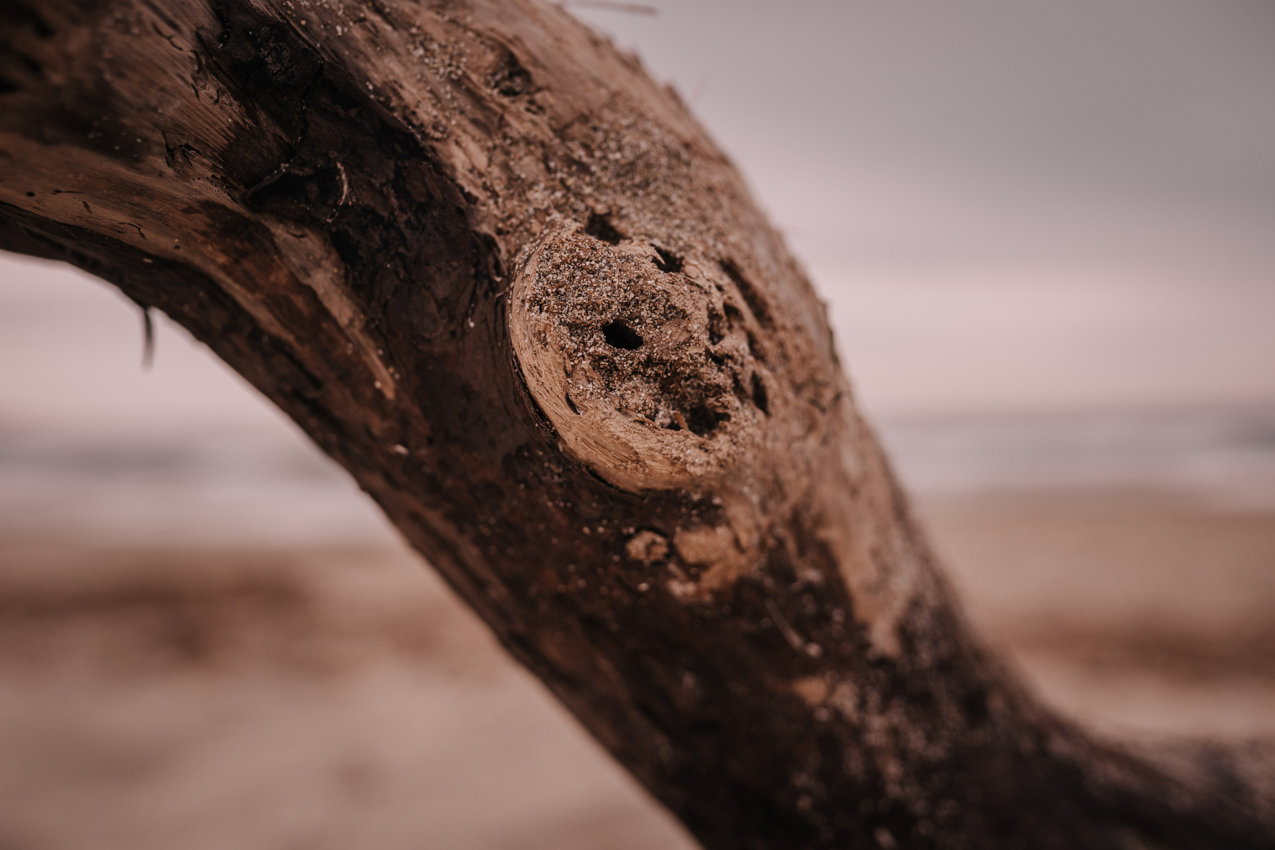 DIVIRTIENDOSE EN LA PLAYA. SPLASH Fotógrafo de bodas y familias en Palma de Mallorca | Mauricio Alcibar