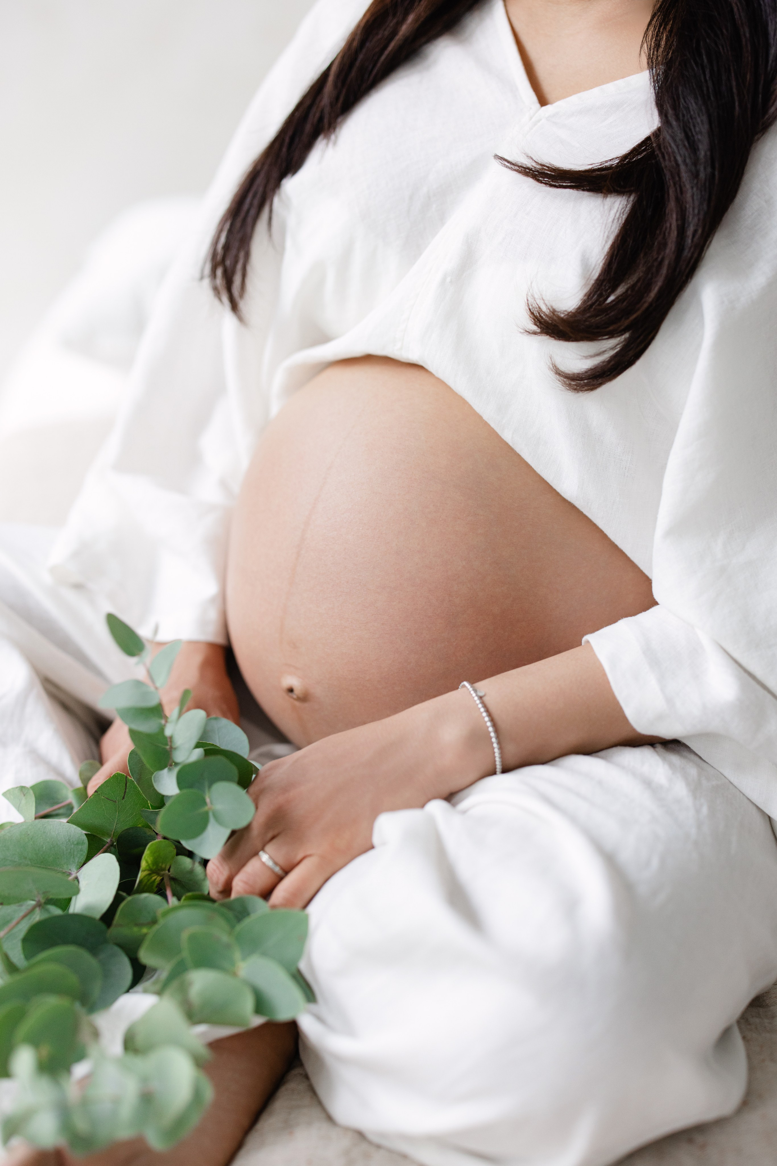 Zeitlose und moderne Schwangerschaftsfotografie in Zürich & Uster — natürlich, unkompliziert und ohne Kitsch. Wedding and Family Photographer Switzerland and Italy. Valeria Diaz