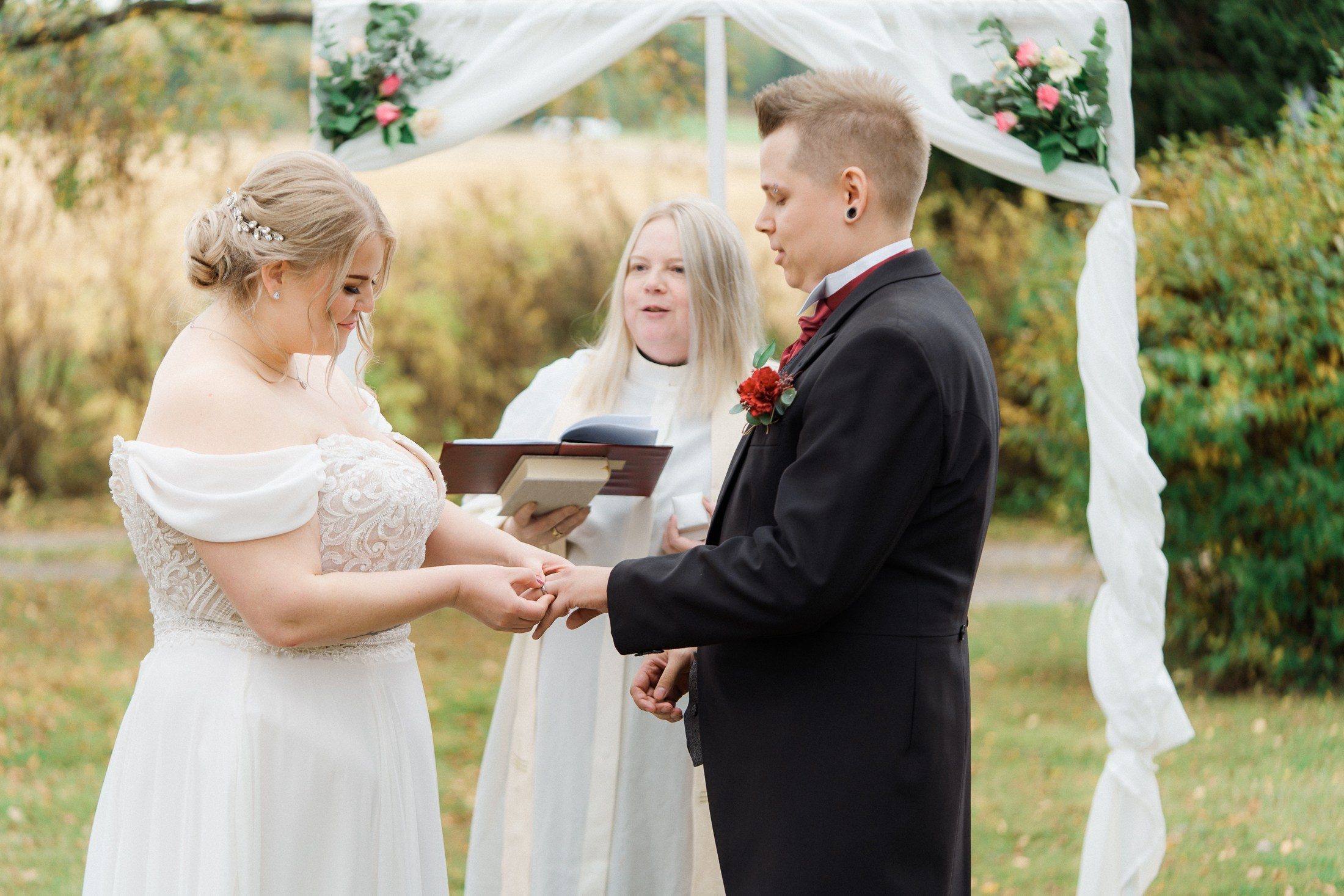 Sarah&Teemu, Hääkuvaus Kytäjän juhlatila, Hyvinkää