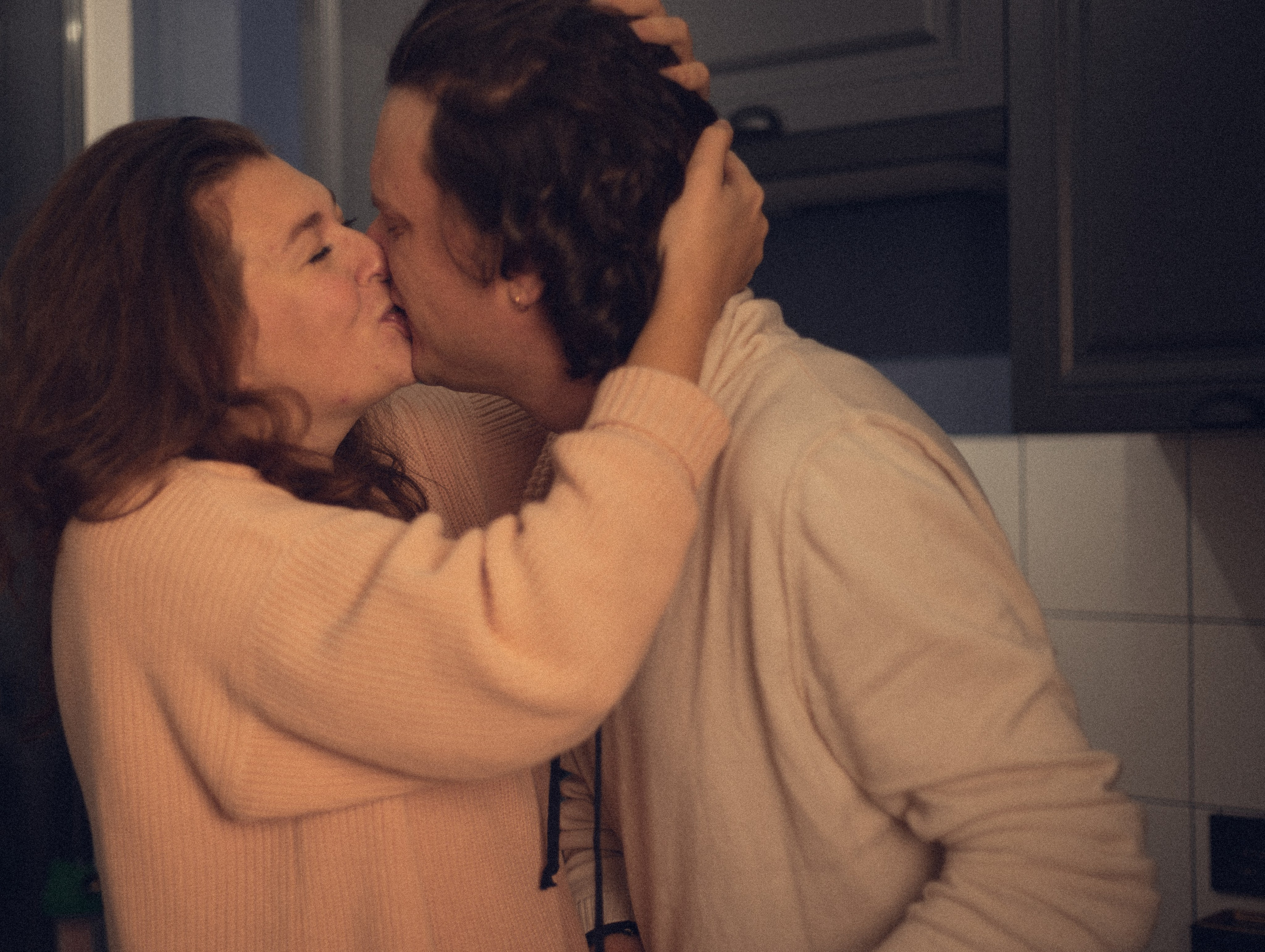 Séance photo de famille pour Noël. Histoires d’amour, séances photos de famille et de mariage en France