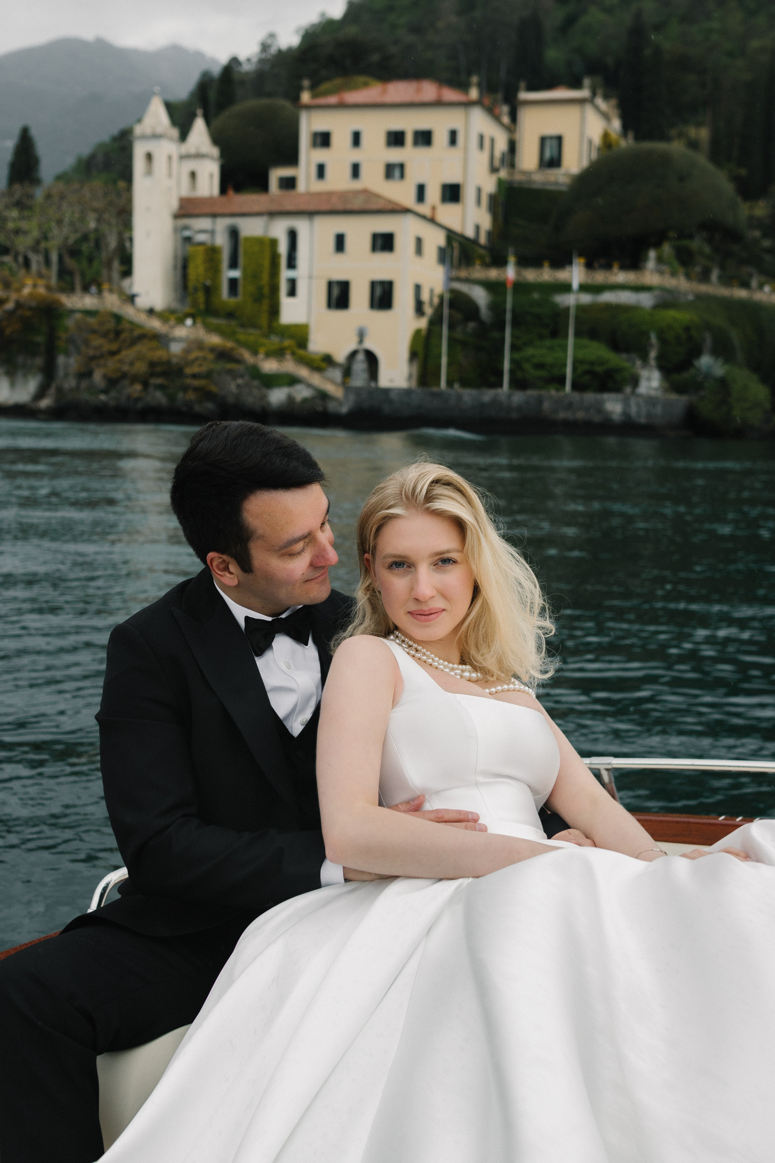 Rainy Day Wedding on Lake Como | Villa Serbelloni & Boat Photography. Photographer in Italy Anna Linnik