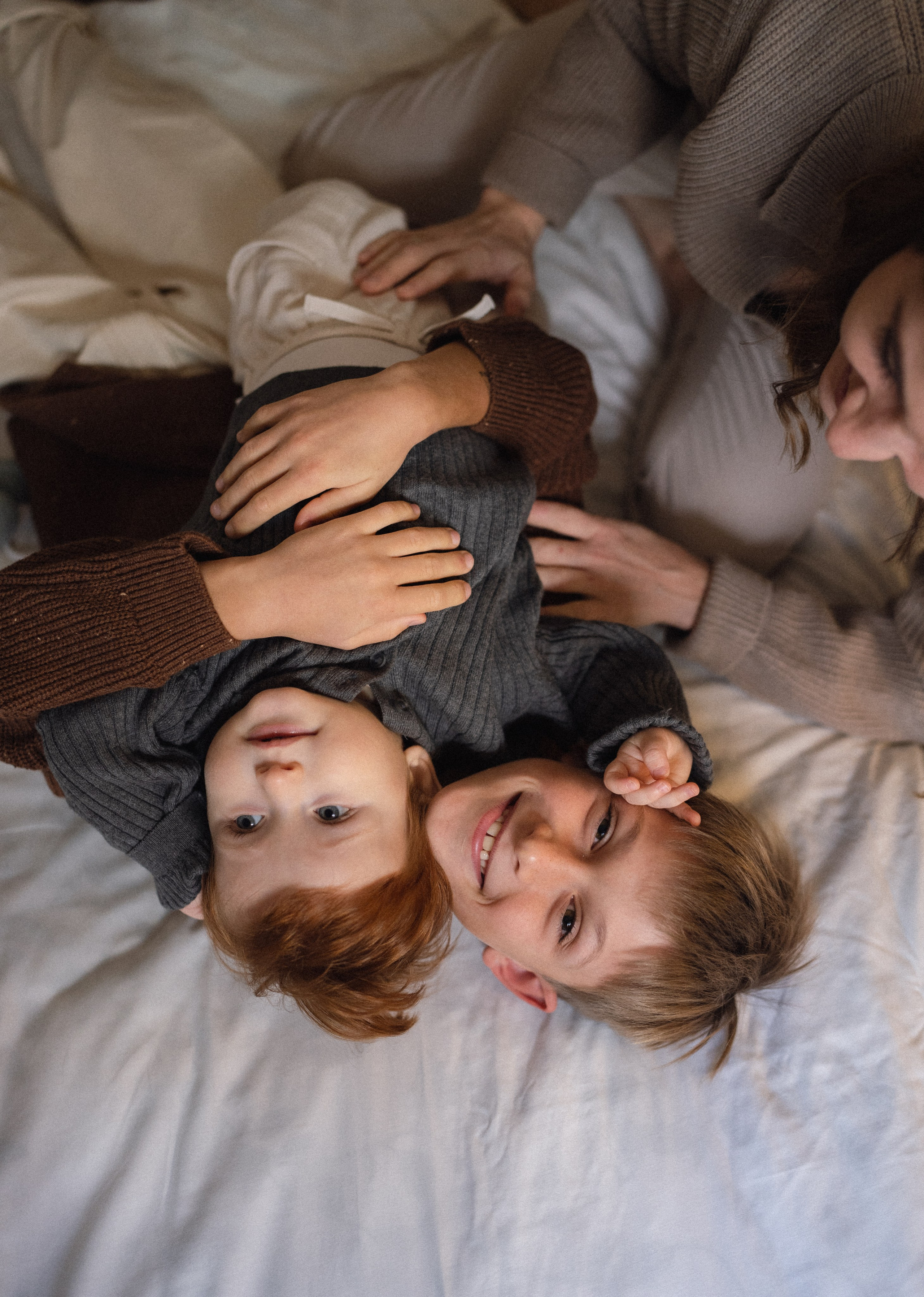 Family Photoshoot Spain with kids. Photographer in Madrid, Spain. Alyona Belyaninova