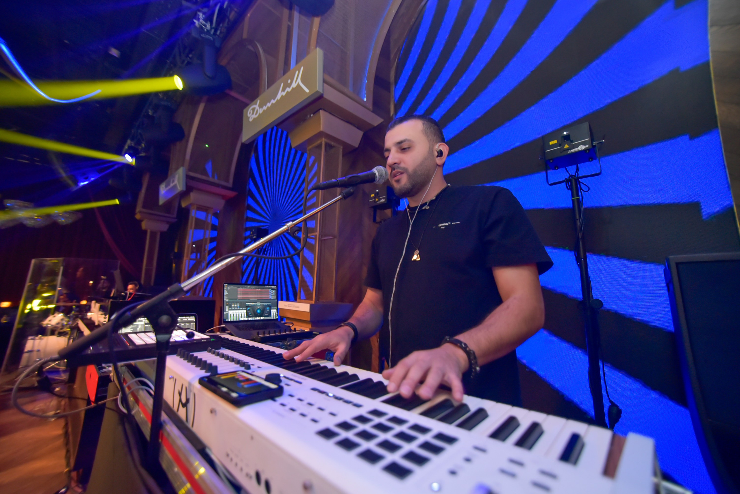 Corporate photographer, business photo session, corporate photographer price, Professional Services for Business Events, Business portraits, photos for events organized by companies, product photography, Bucharest business photos, Bucharest professional photos, Professional portrait photos