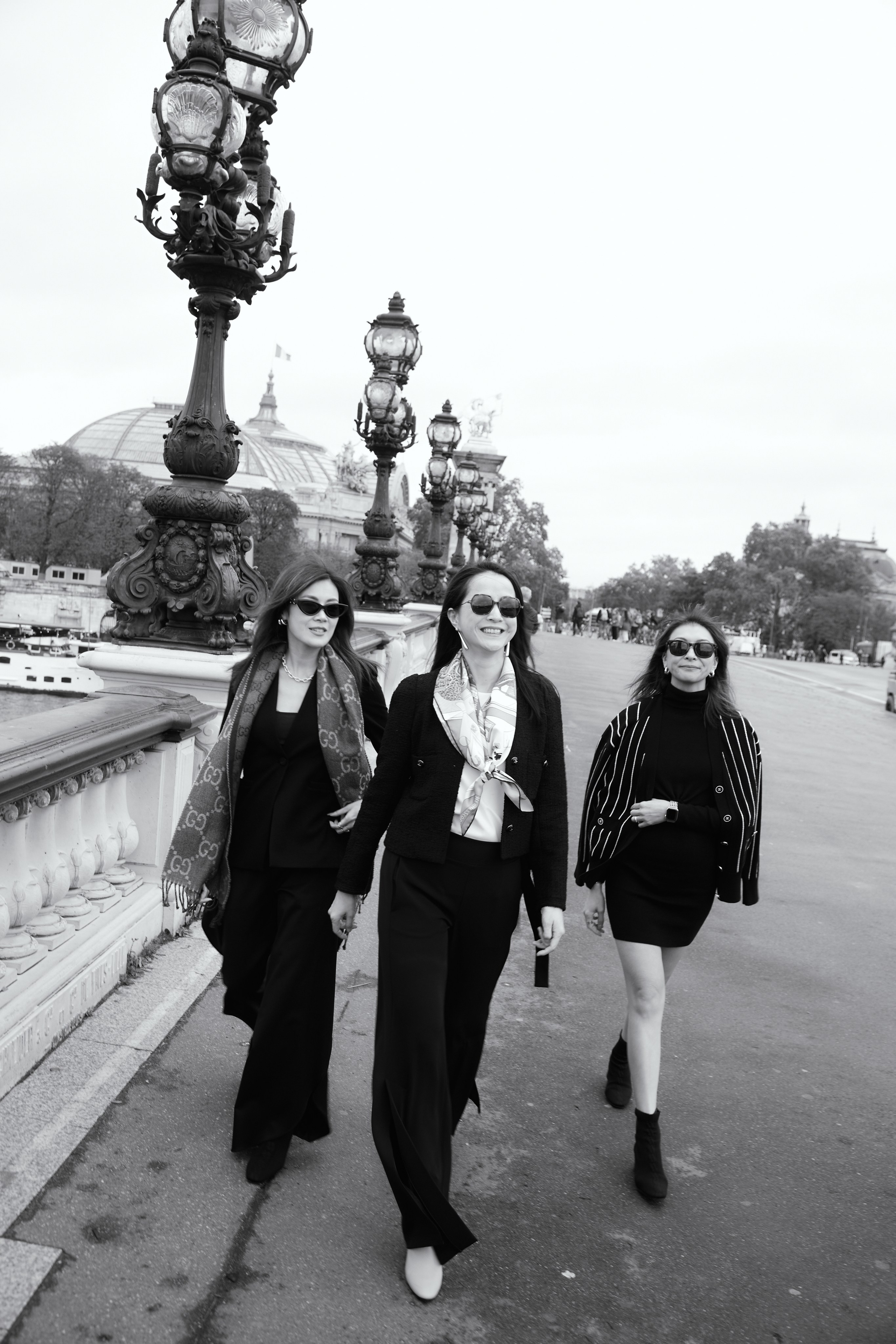 Friends. Photographer in Paris