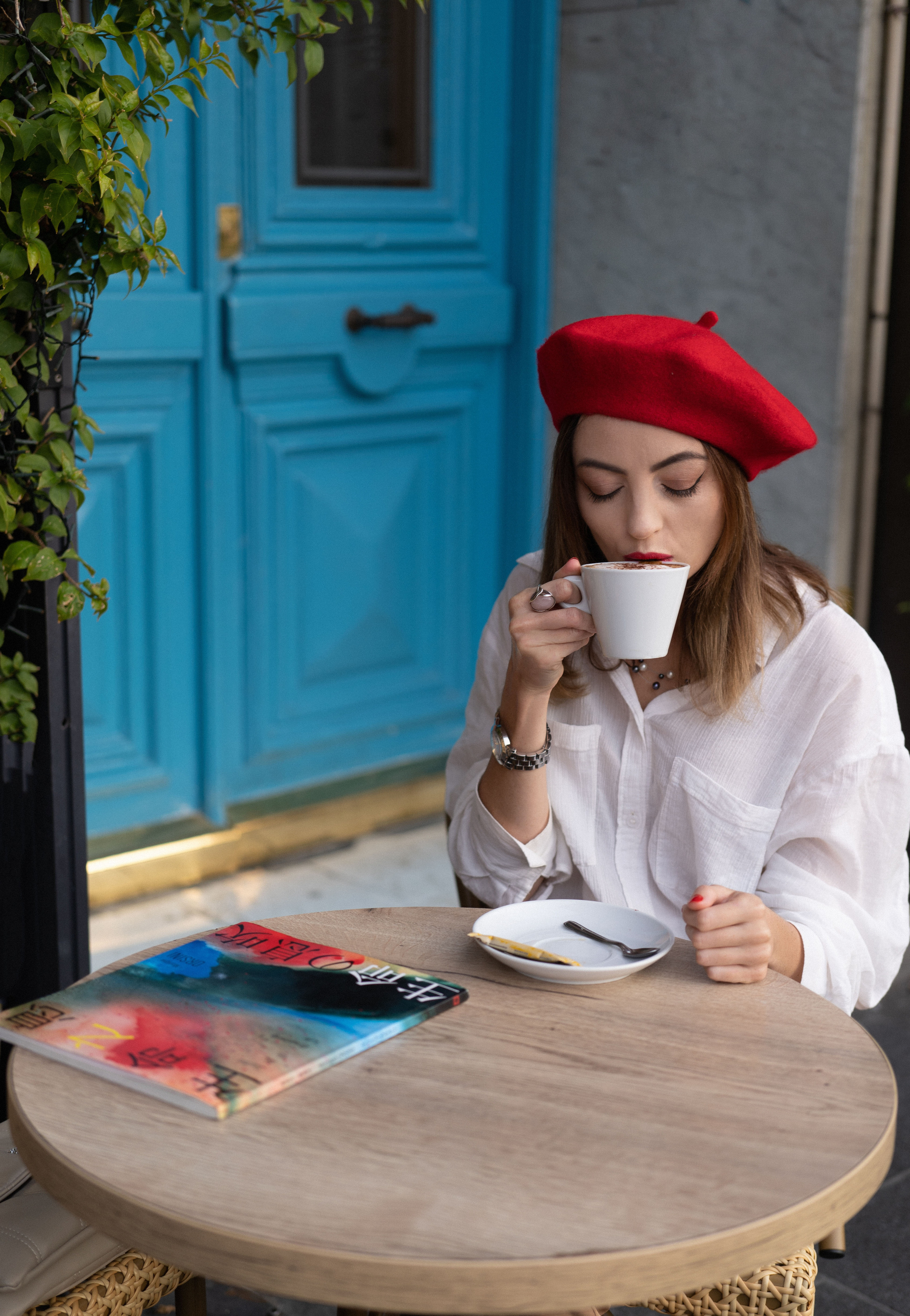 « Франция ей к лицу ». Главная