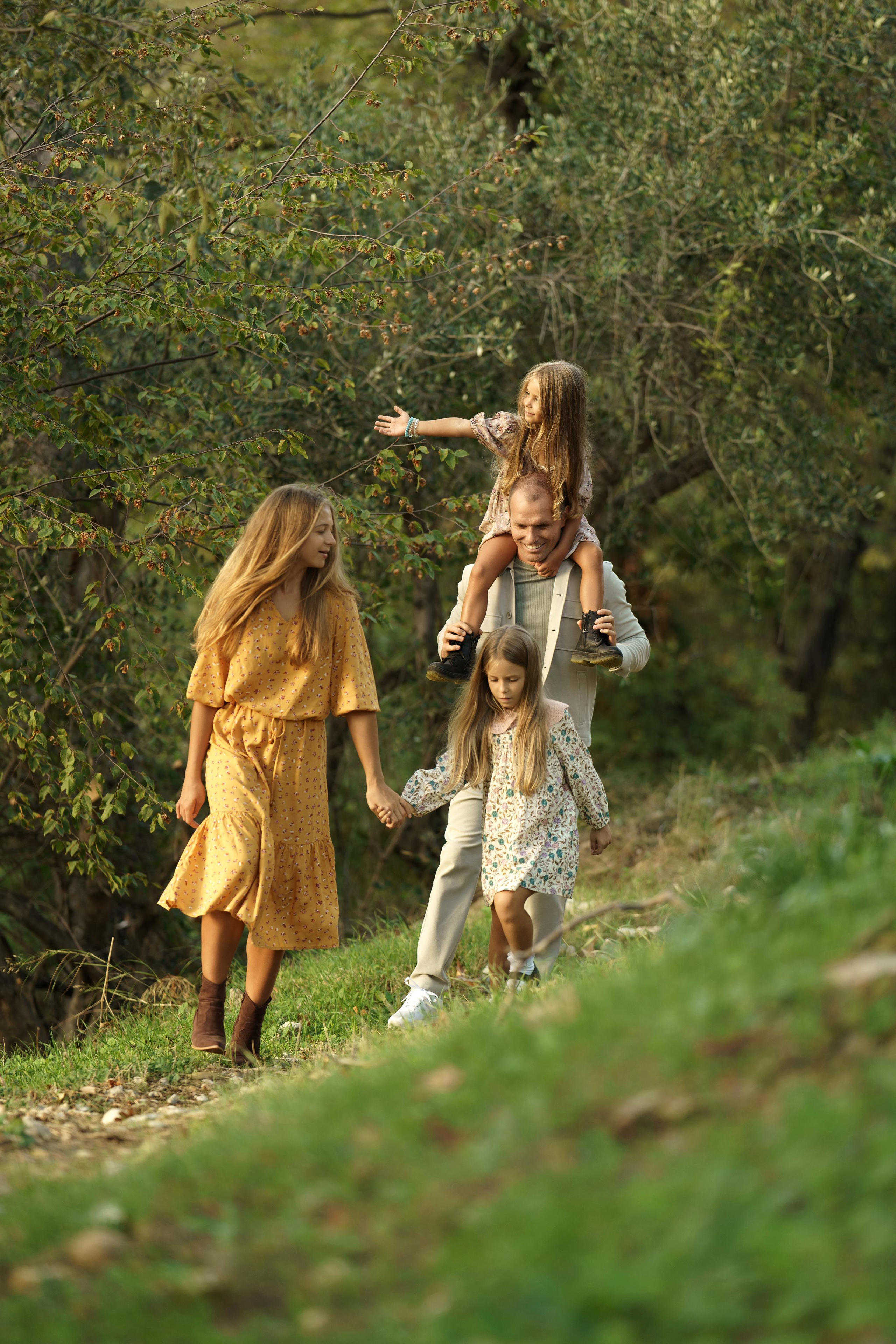 « моменты семейного счастья: фотосессия с детьми в осеннем лесу ». Главная