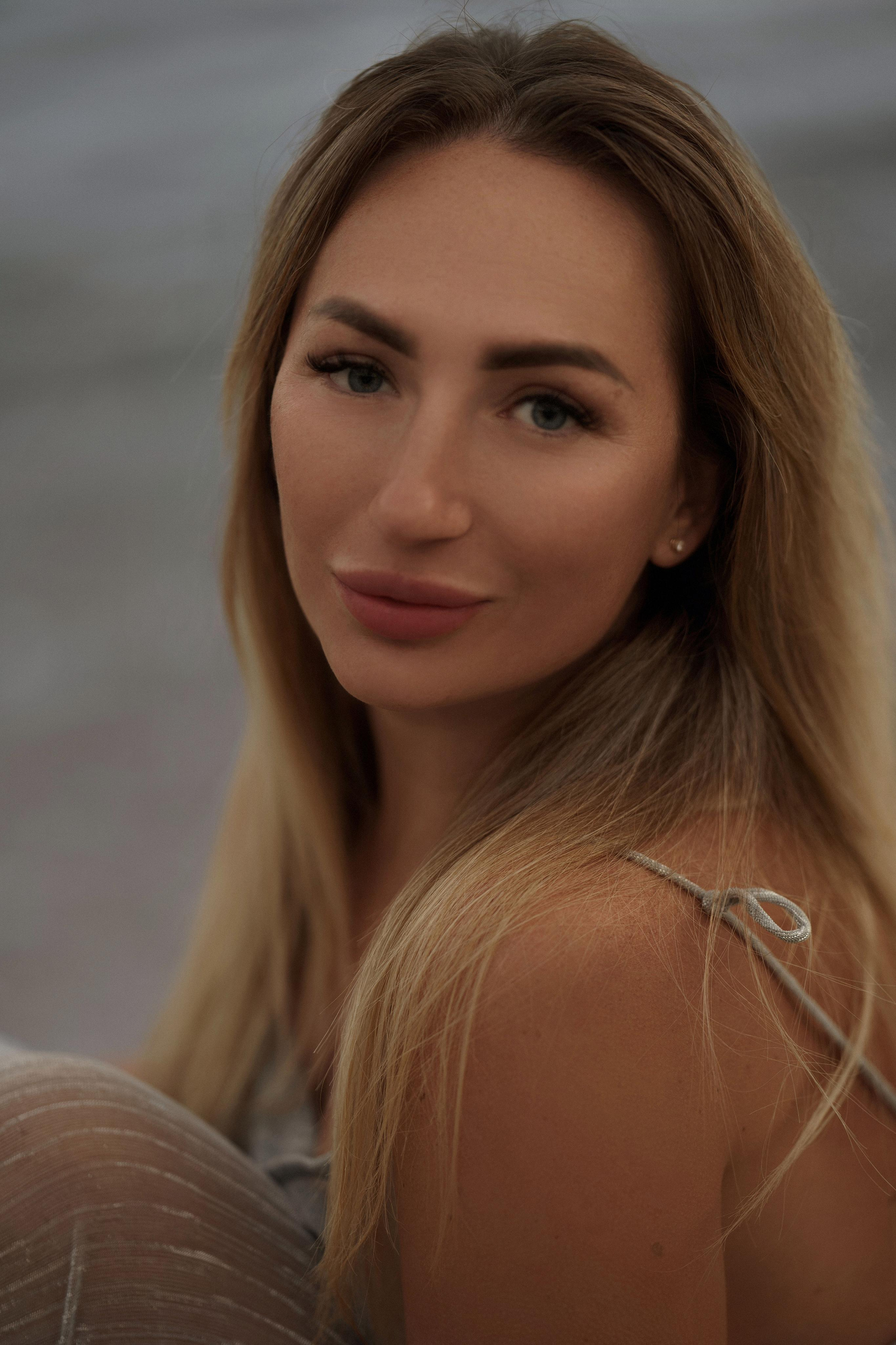 « une sirène sur le rivage ». Photos by Vechkaeva