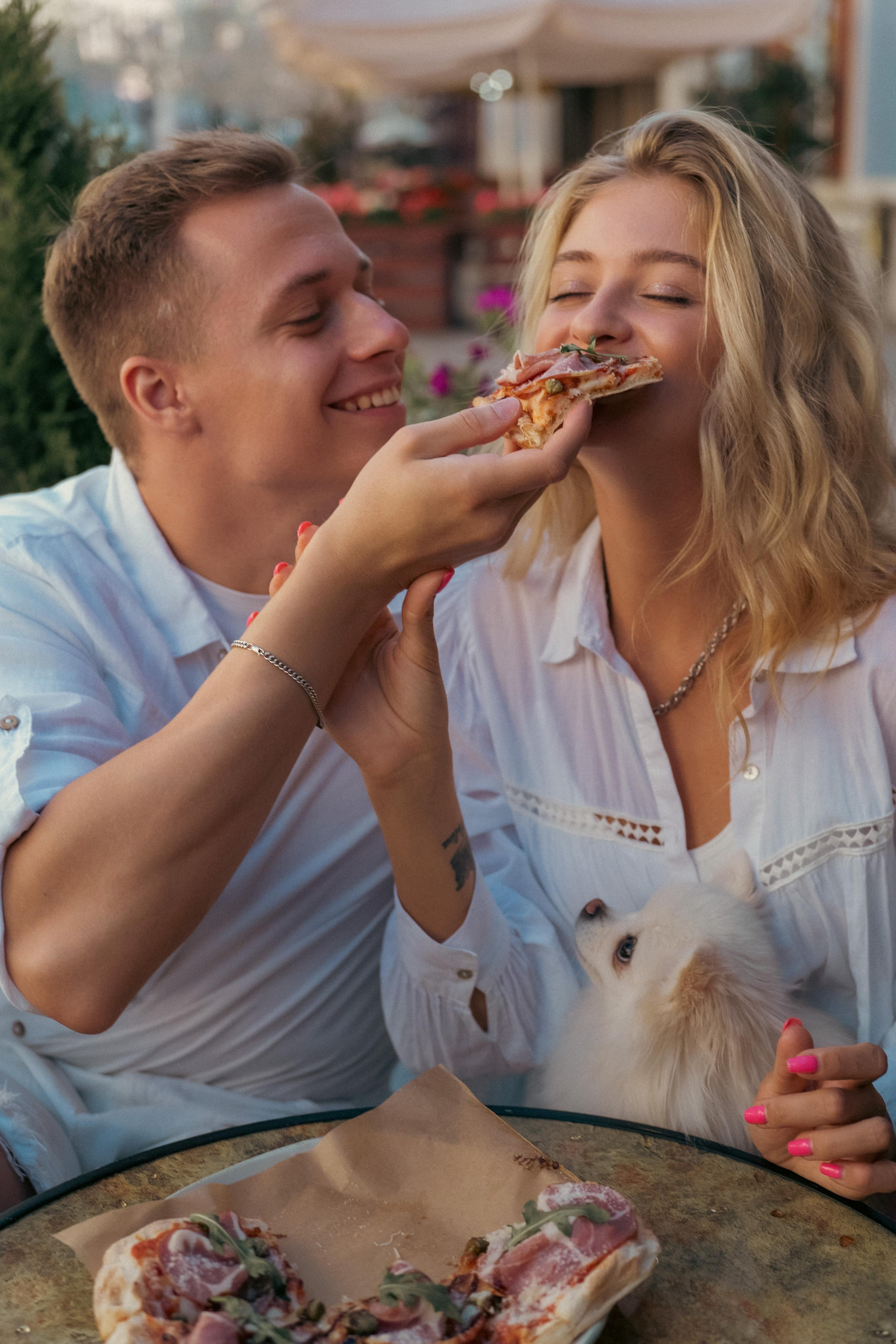 « дурачимся вдвоем: романтическая фотосессия с молодой парой ». Главная