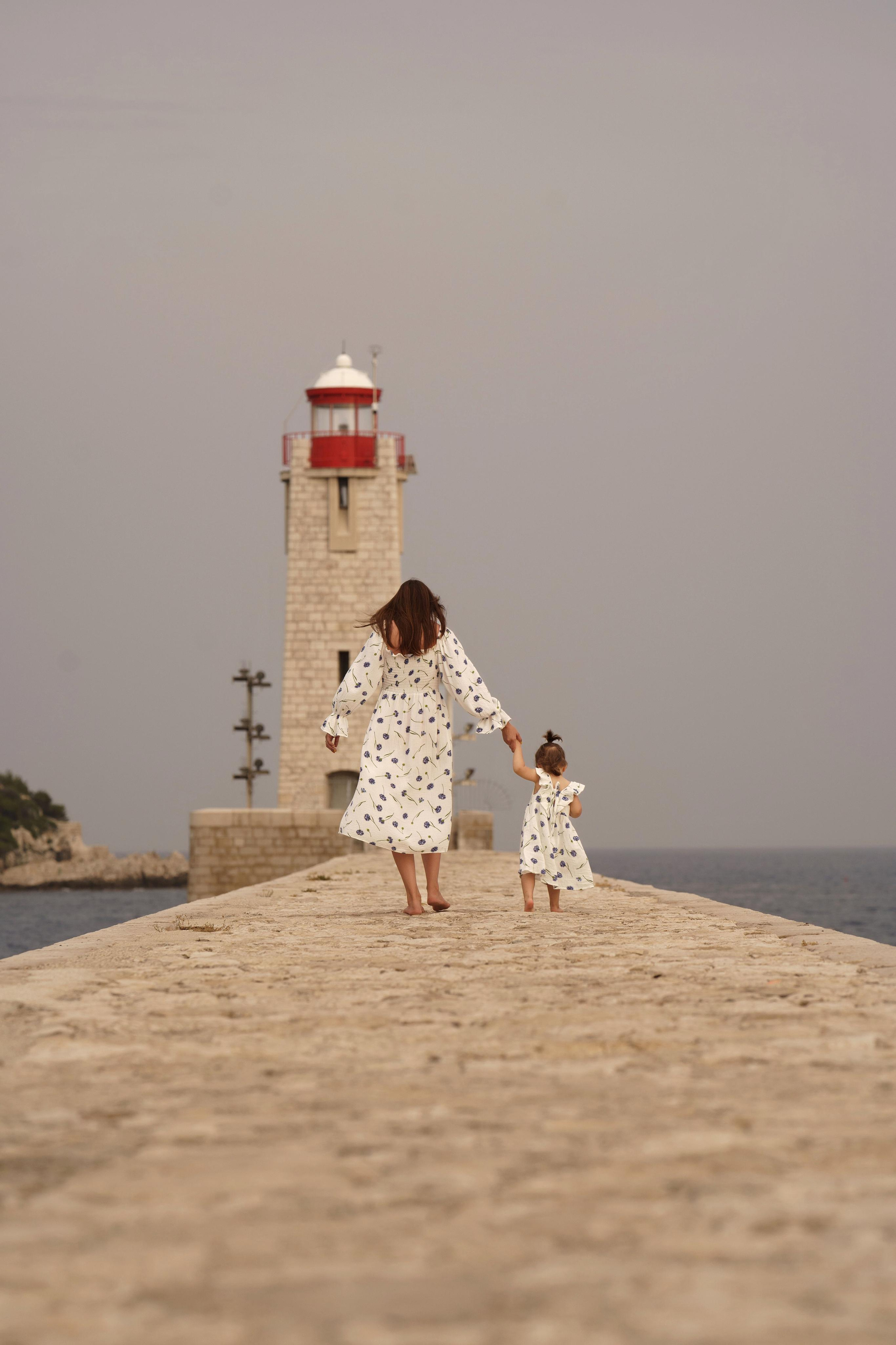 « прогулка Оли и Поли у маяка ». Главная