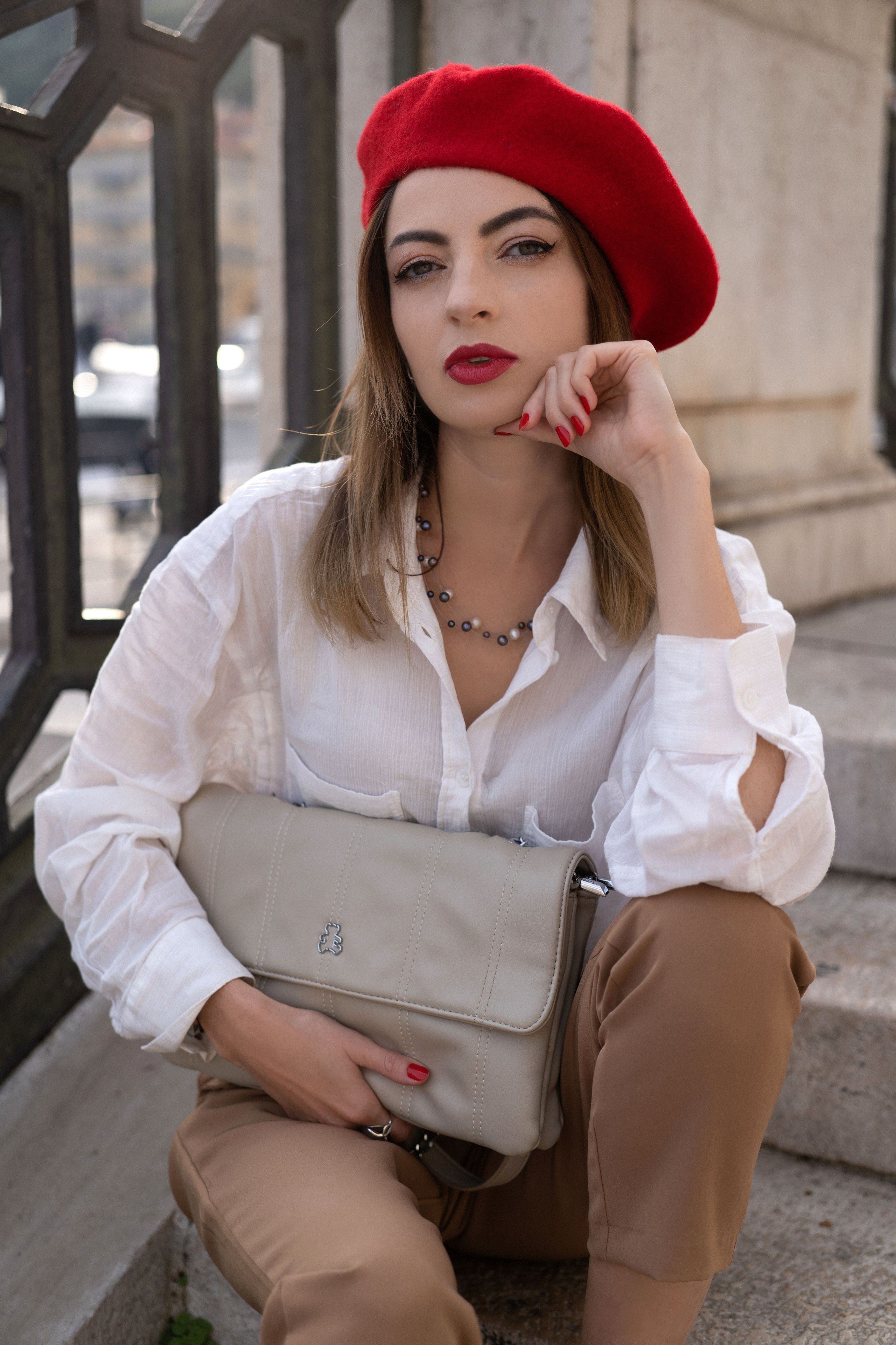 « Франция ей к лицу ». Главная