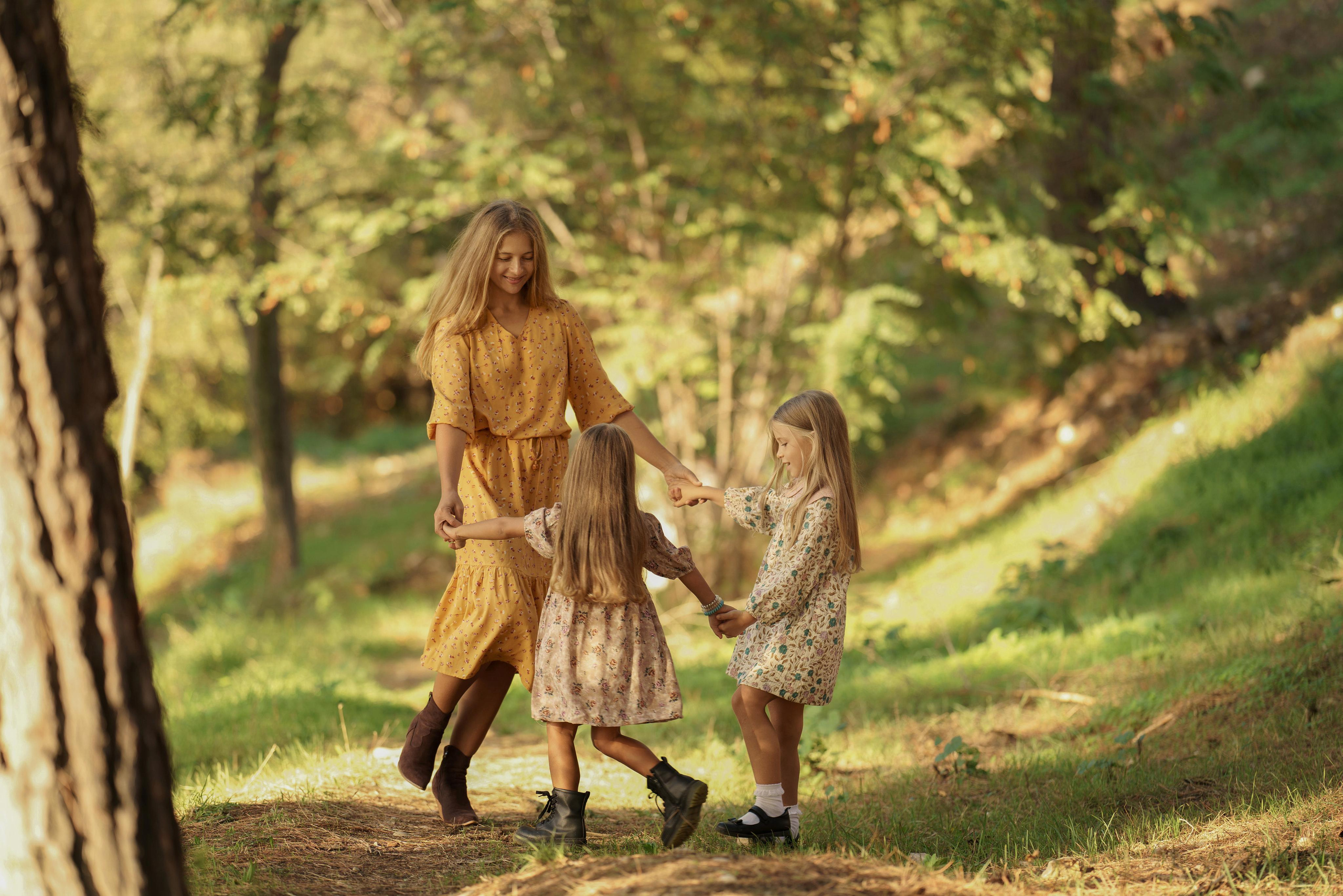 « моменты семейного счастья: фотосессия с детьми в осеннем лесу ». Главная