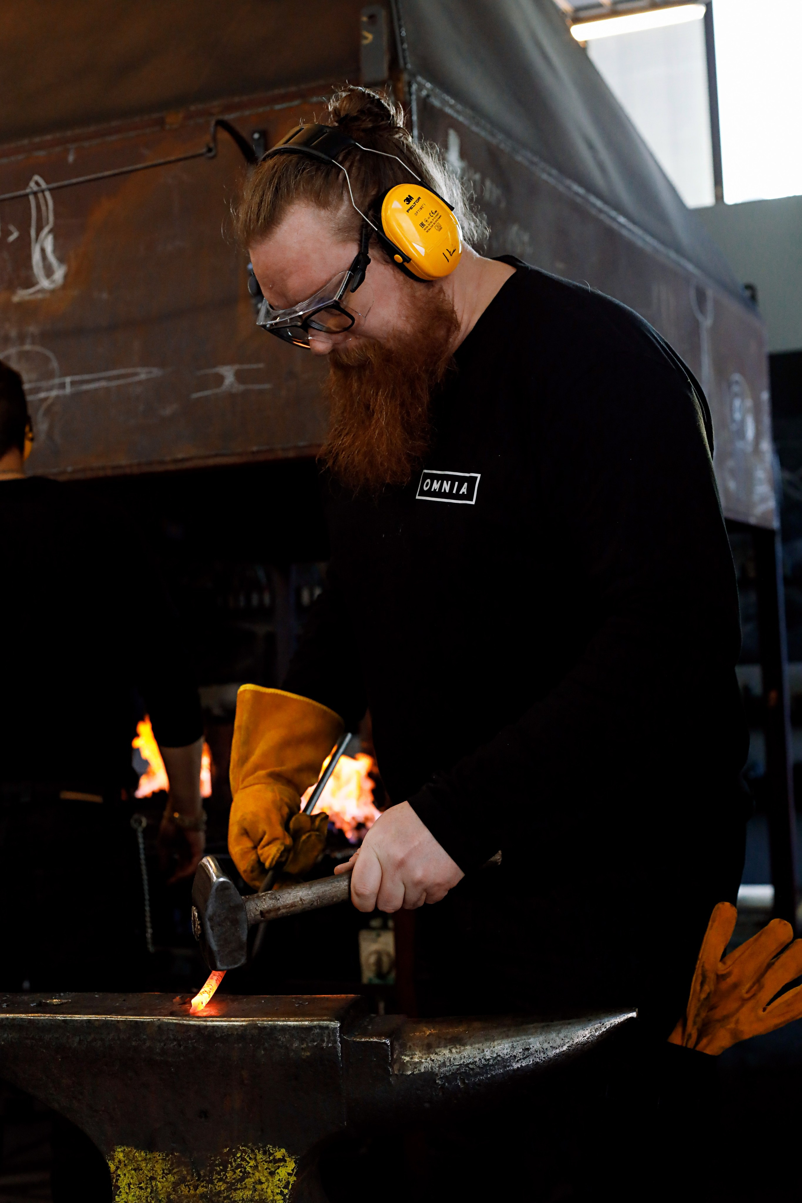 Metalli- ala. Ekaterina Mansur, muotokuvafotografi Suomessa (Helsingissä ja Uudellam