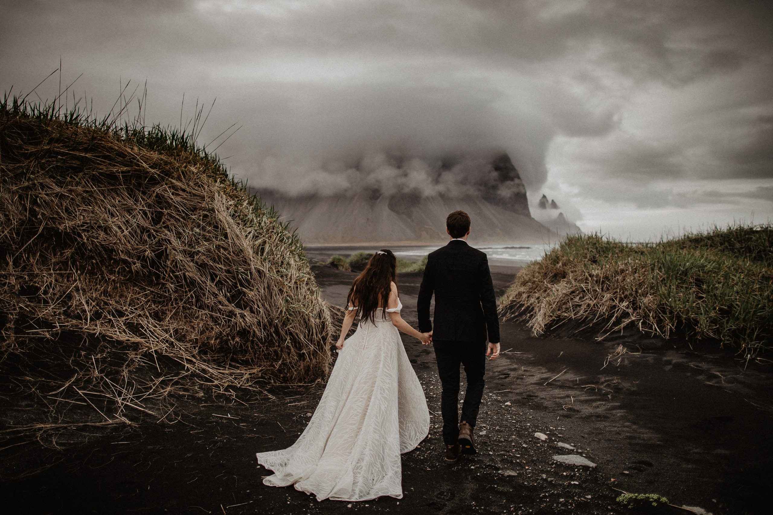 Wedding in secret canyon in Iceland. Iceland elopement photo and video | Nikolaichik Photo