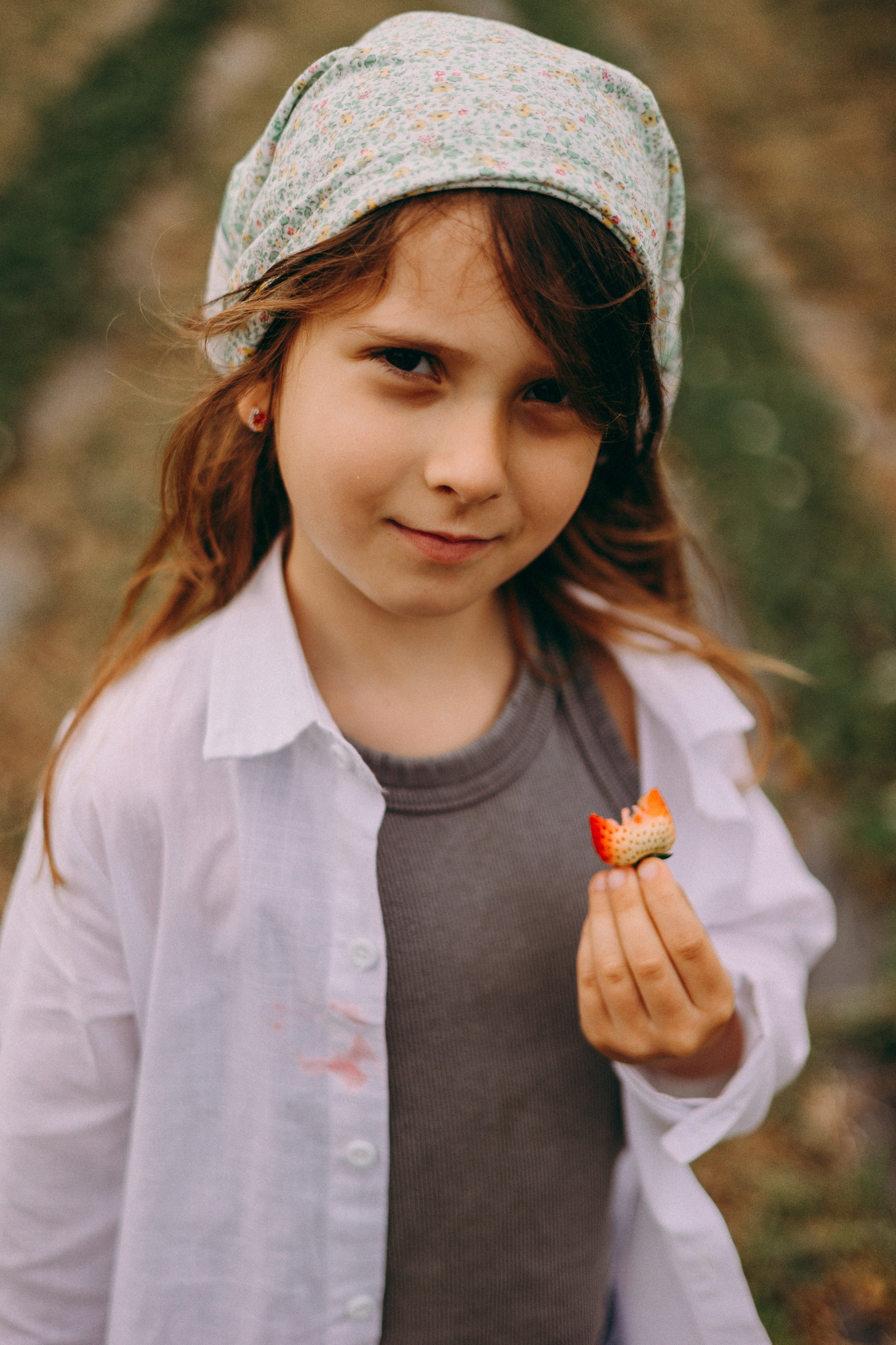 Cueilette fraise. Photographe en Côte d’Azur