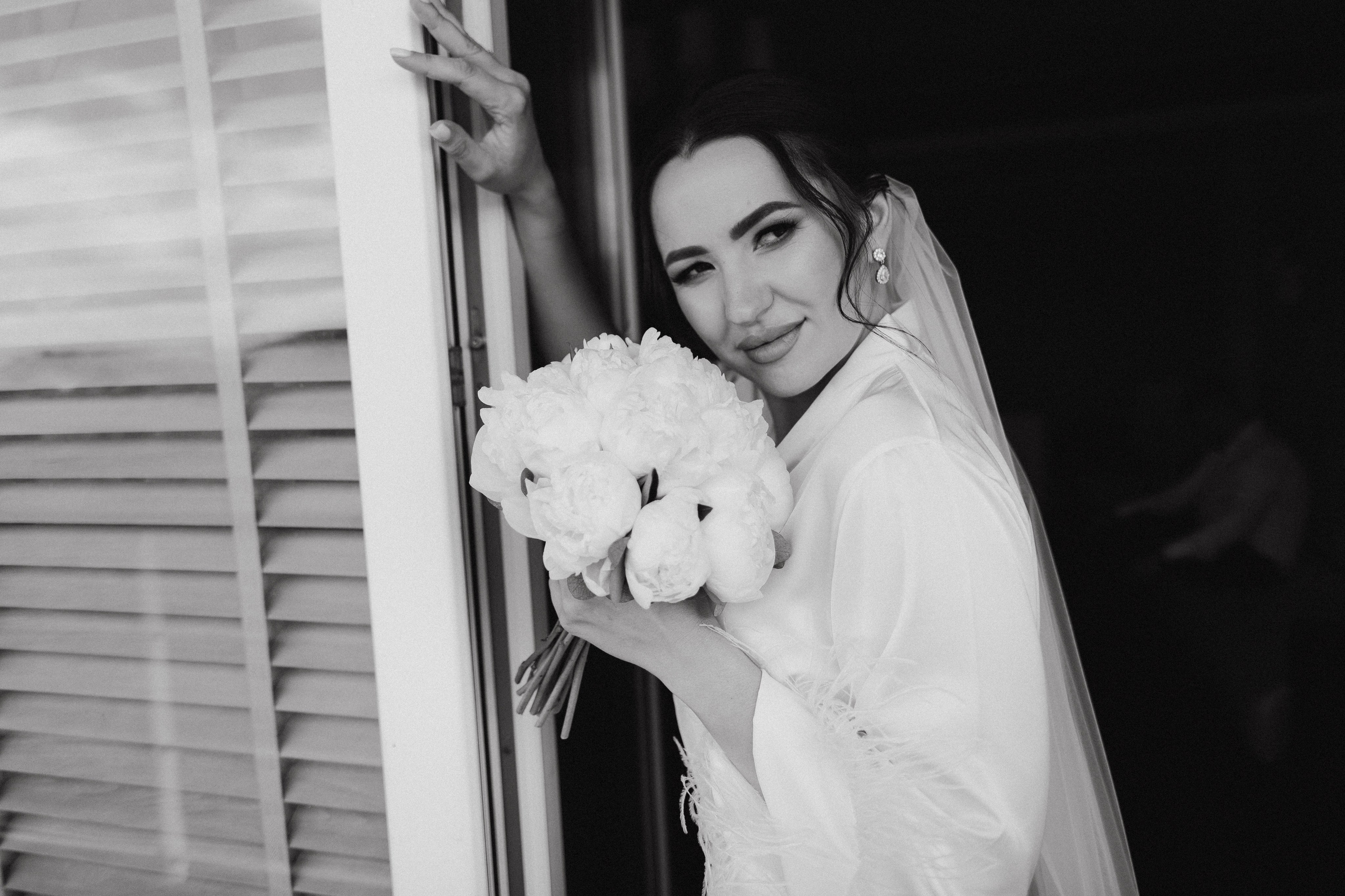 White Wedding. Wedding and Family Photograph