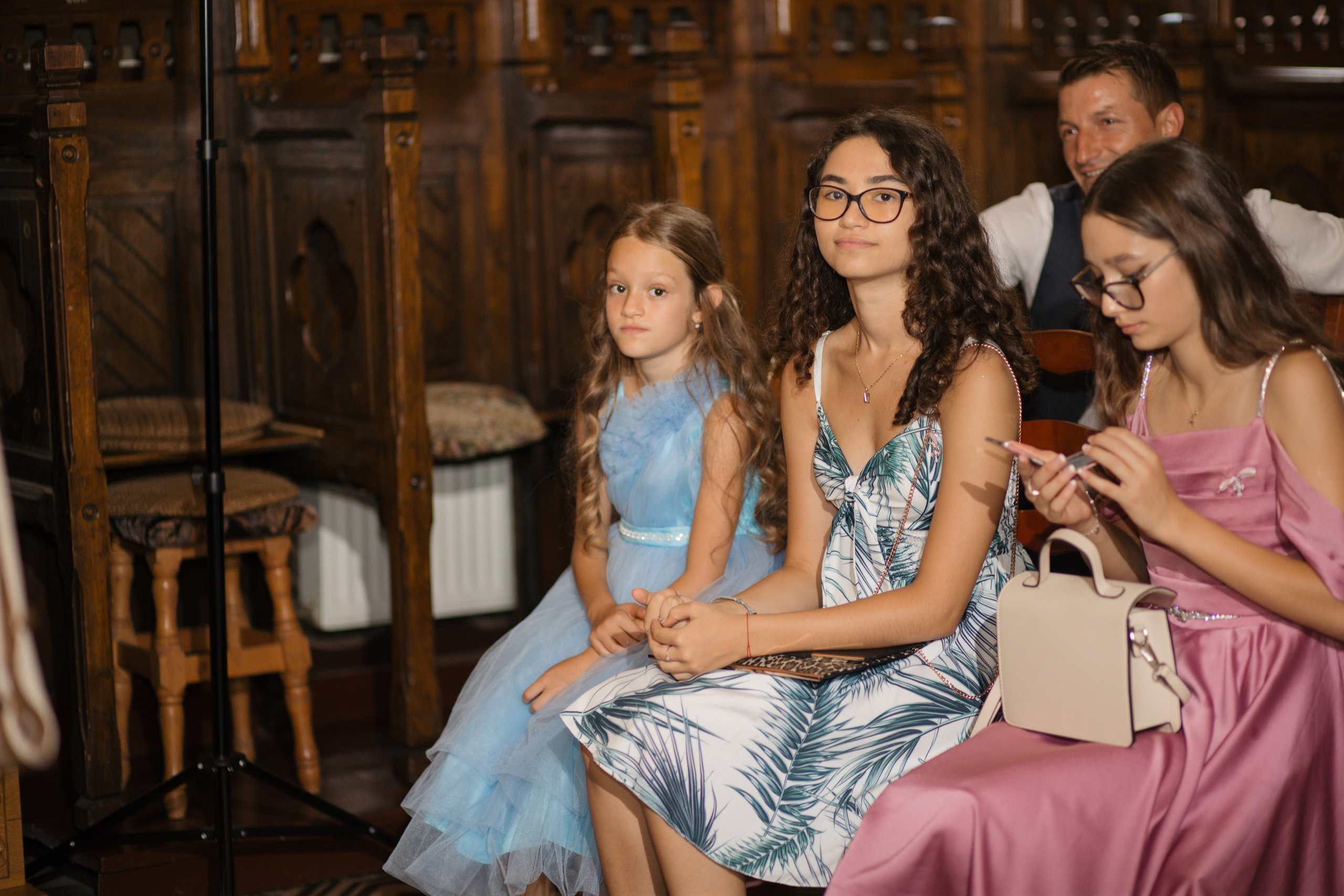 Anastasia. Fotograf si videograf — evenimente si studio