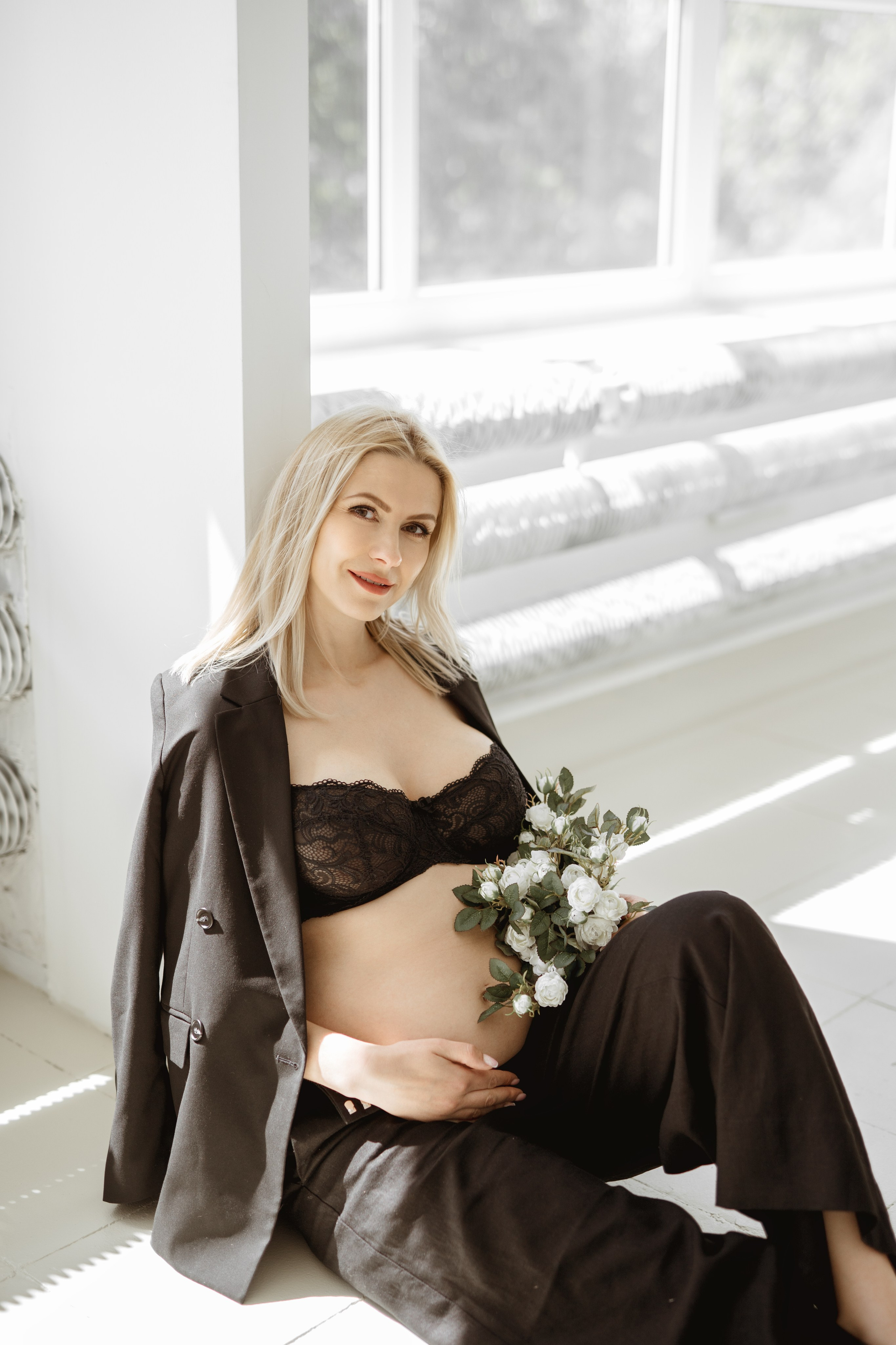 Naturalna, wyjątkowa, delikatna sesja ciążowa w Łodzi. Fotograf Łódź - sesja ciążowa, noworodkowa, dziecięca. Studio w Łodzi