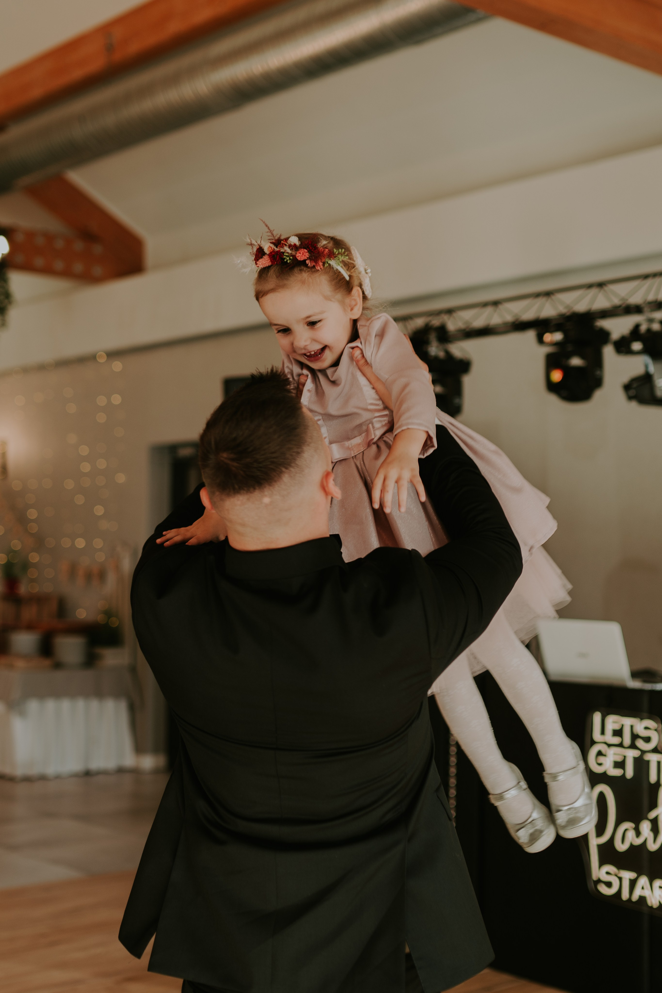 Sala Koralowa w Jaworzu: Opowieść o ślubie Nikoli i Kacpra. Karkowskafoto - fotografia miłości