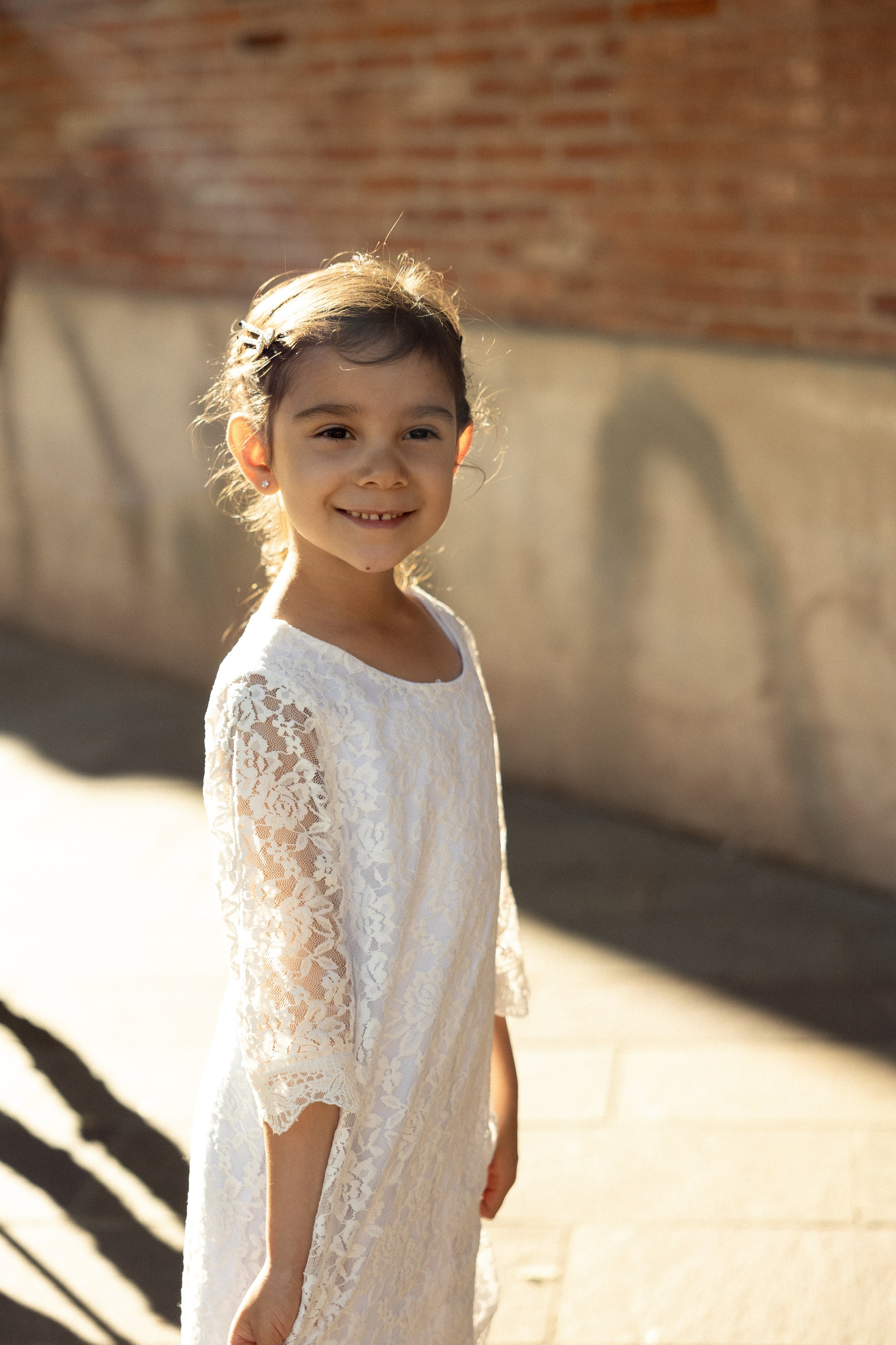 Family photo session in Toulouse. Eugenie Smirnova — wedding, corporate and lifestyle photographer in Toulouse and Southwest France