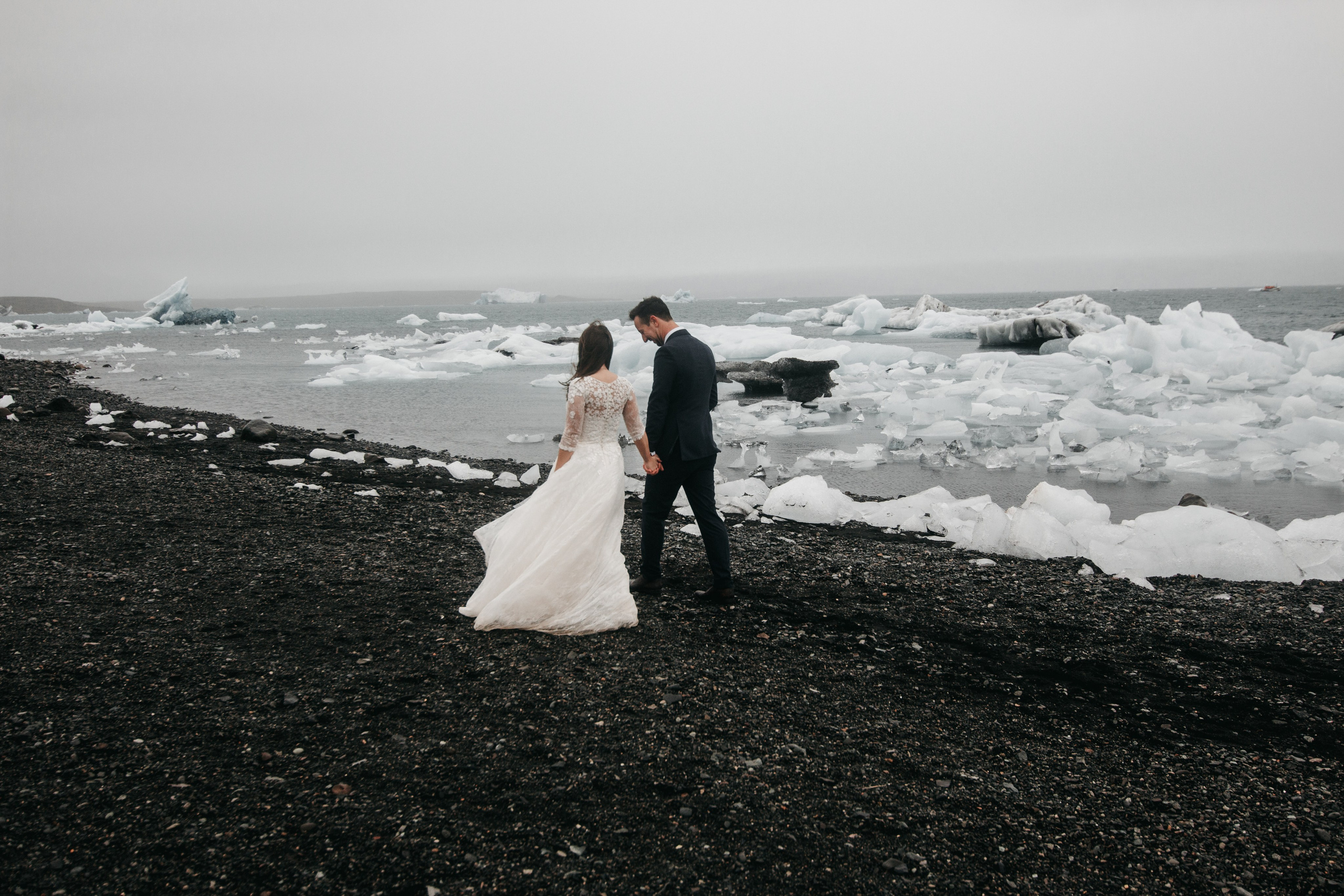 B & A. Fotograf Nunta Iasi - Hearts & Pictures