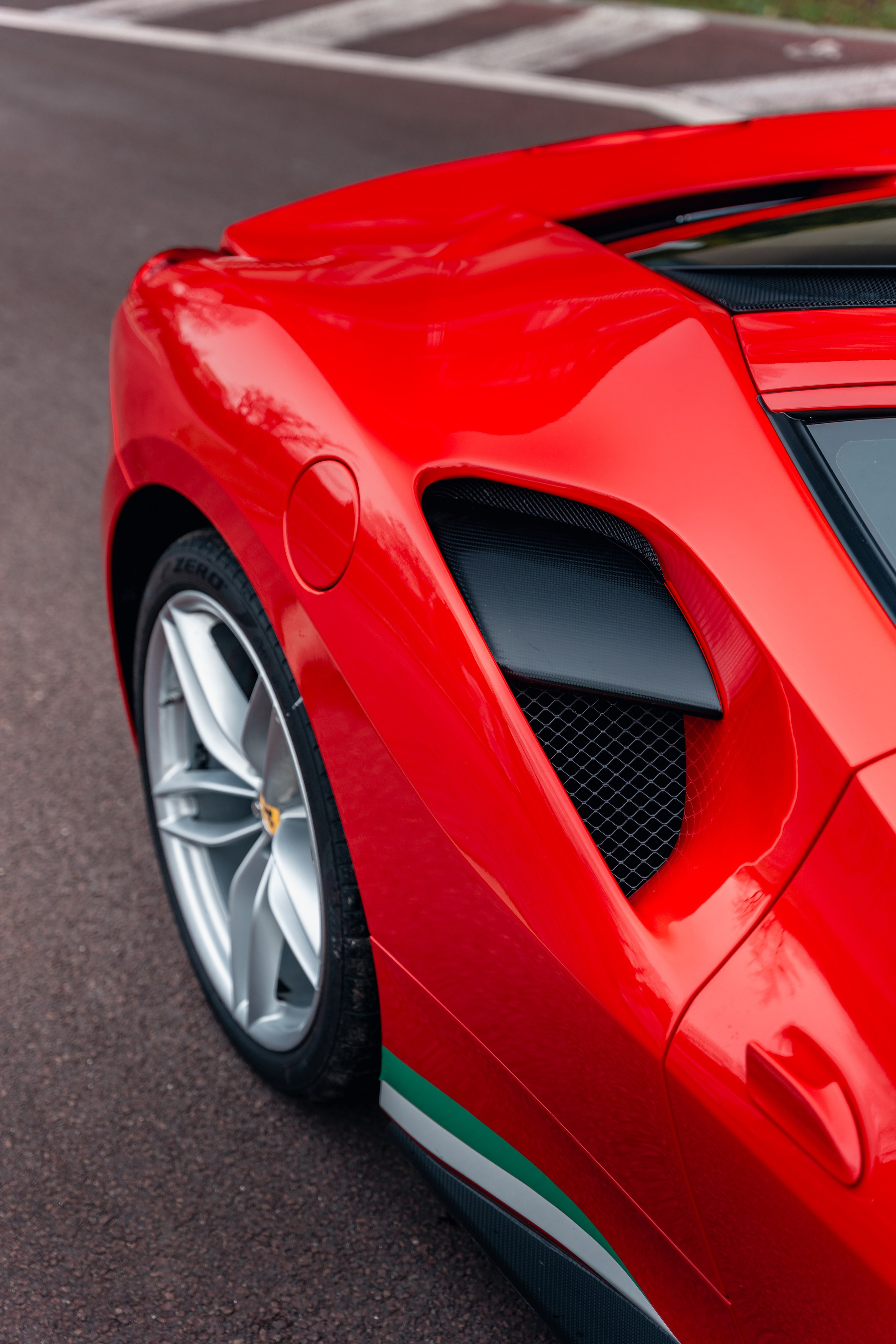 Ferrari 488 GTB. Photographe de voitures à Paris — Vitalii Motruk