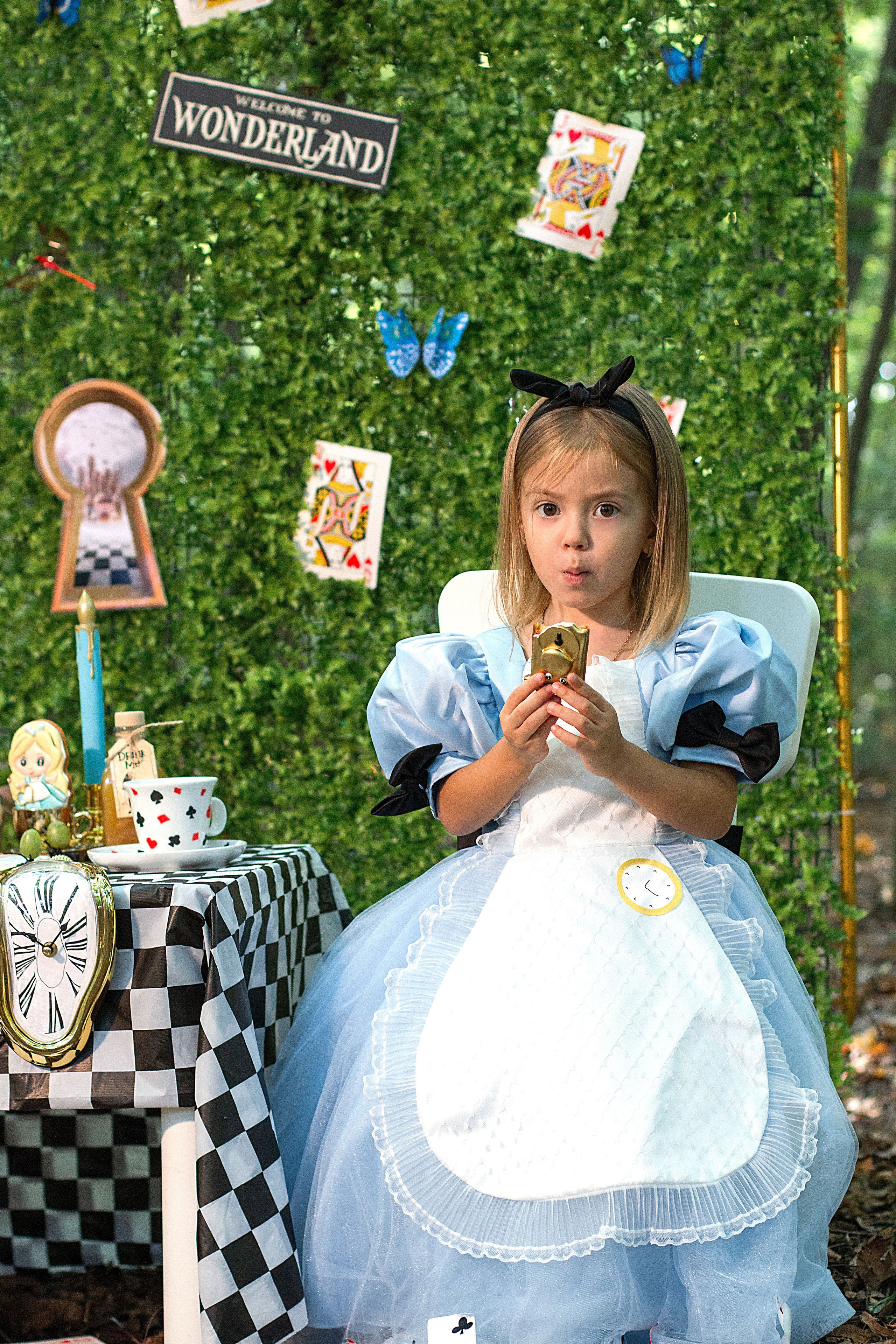 Алиса в стране чудес. Детский и семейный фотограф в г. Бельцы