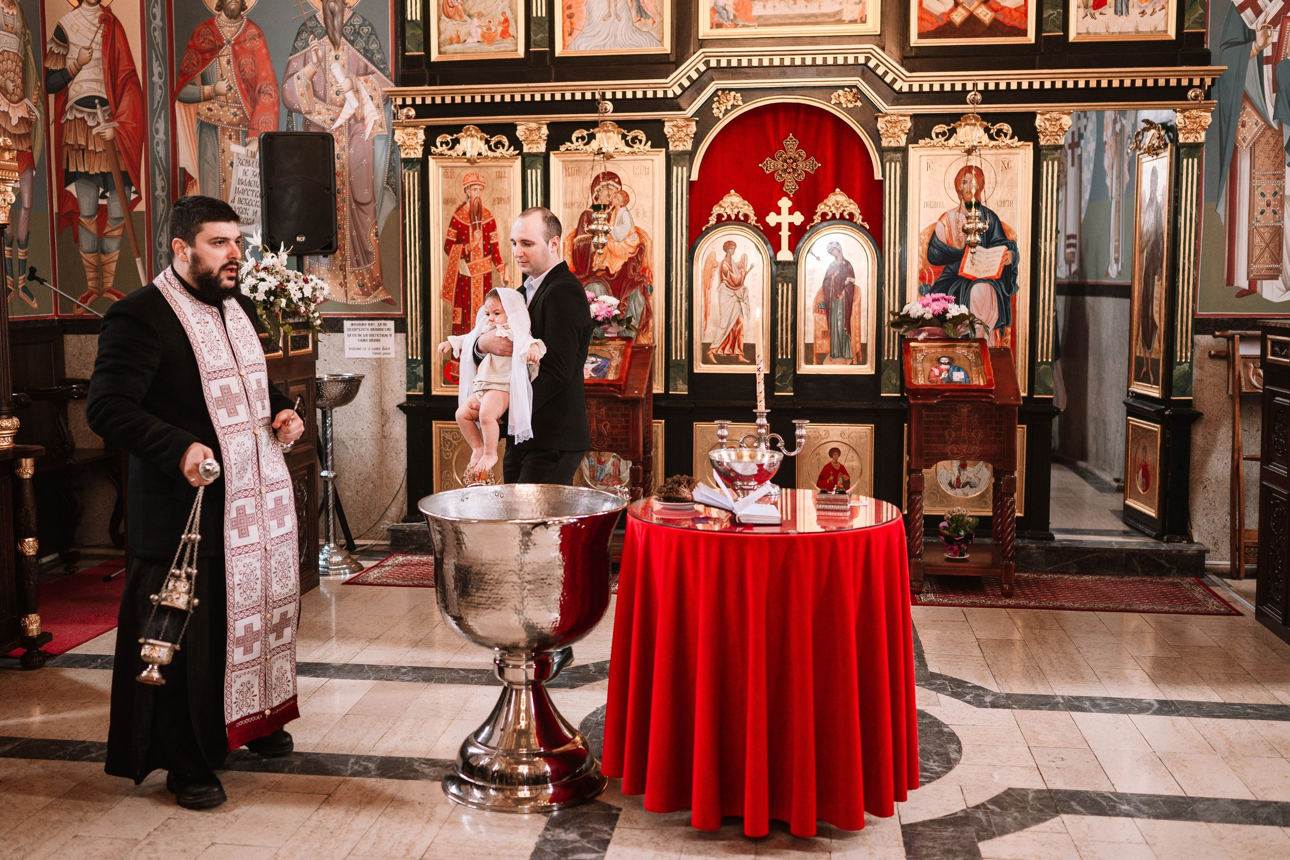 FOTOGRAFISANJE KRŠTENJA. Dečiji i porodični fotograf