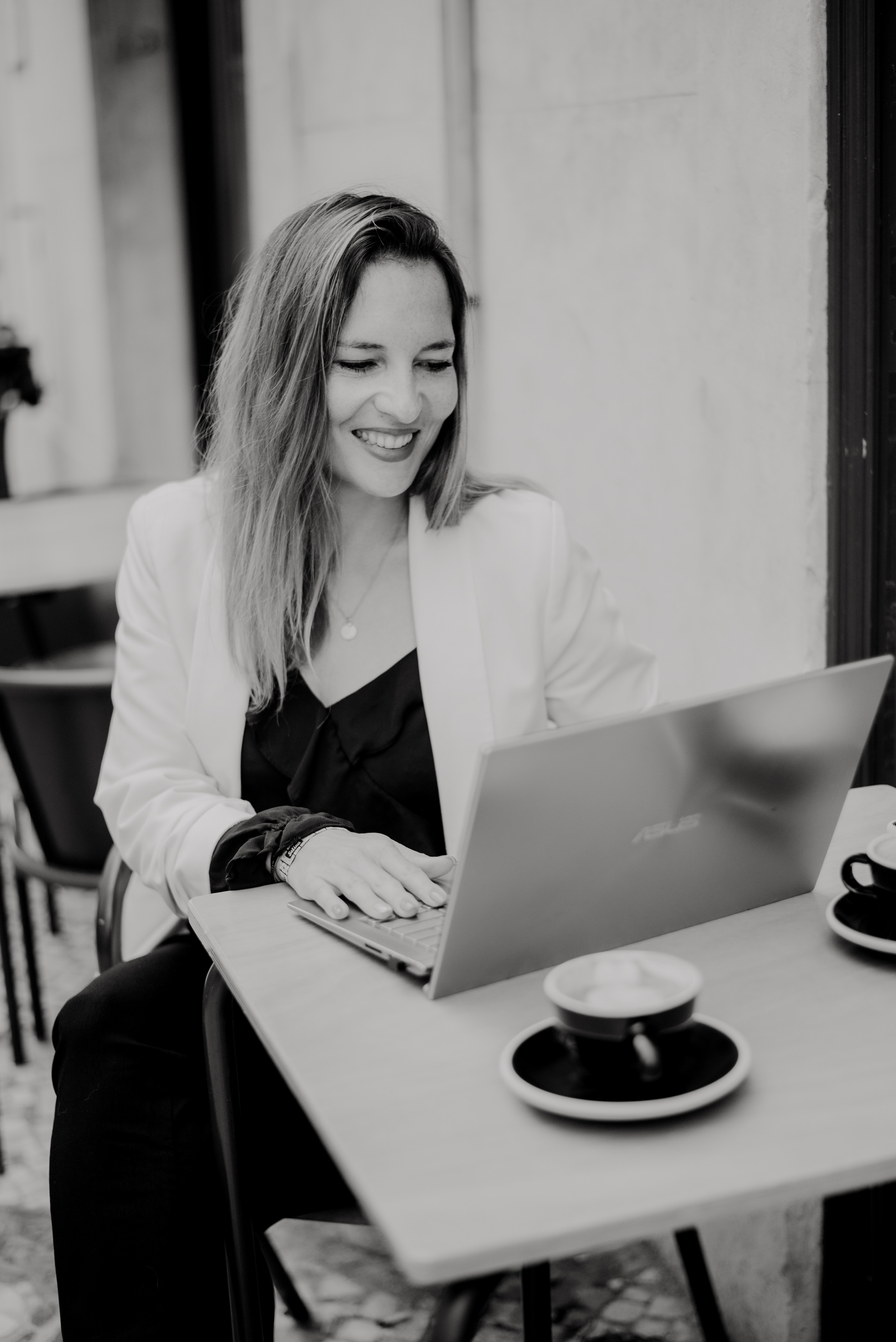 Saskia. Lifestyle, wedding and family photographer