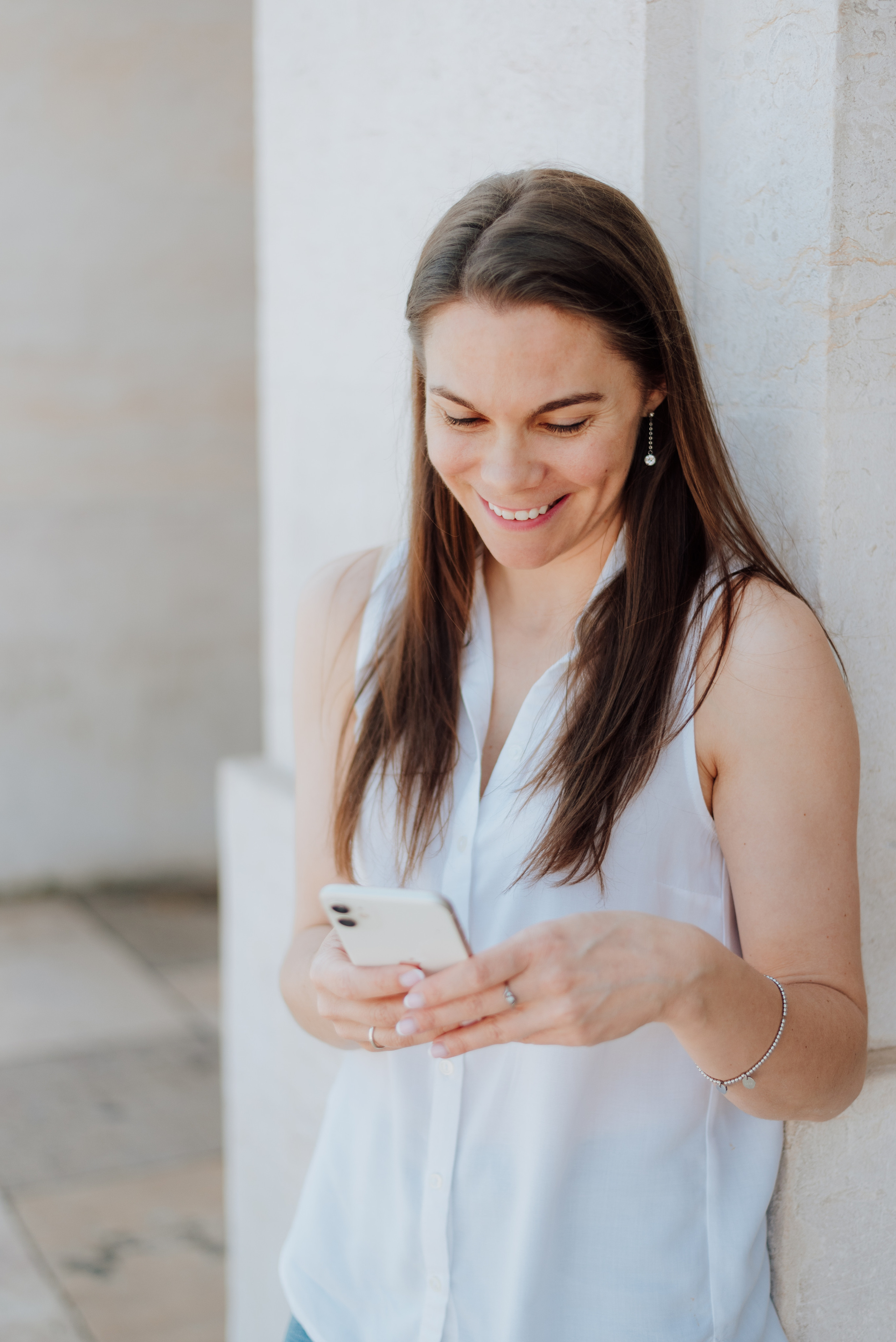 Rhiannon. Lifestyle, wedding and family photographer