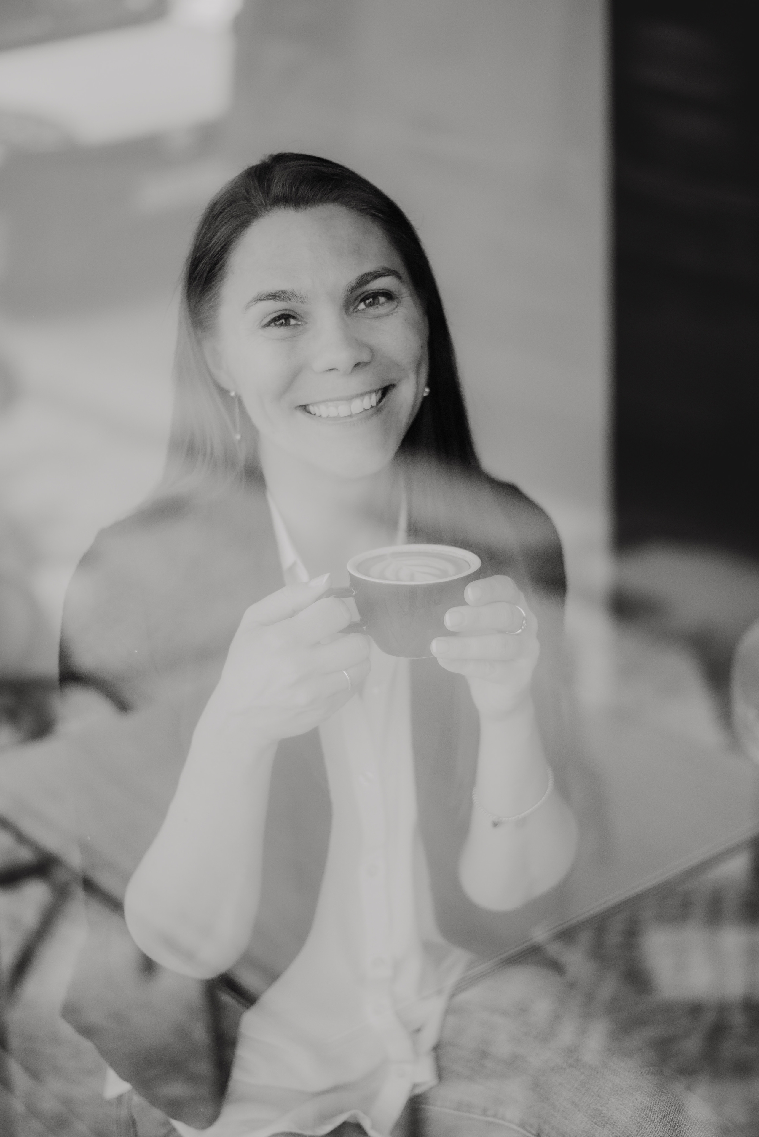 Rhiannon. Lifestyle, wedding and family photographer