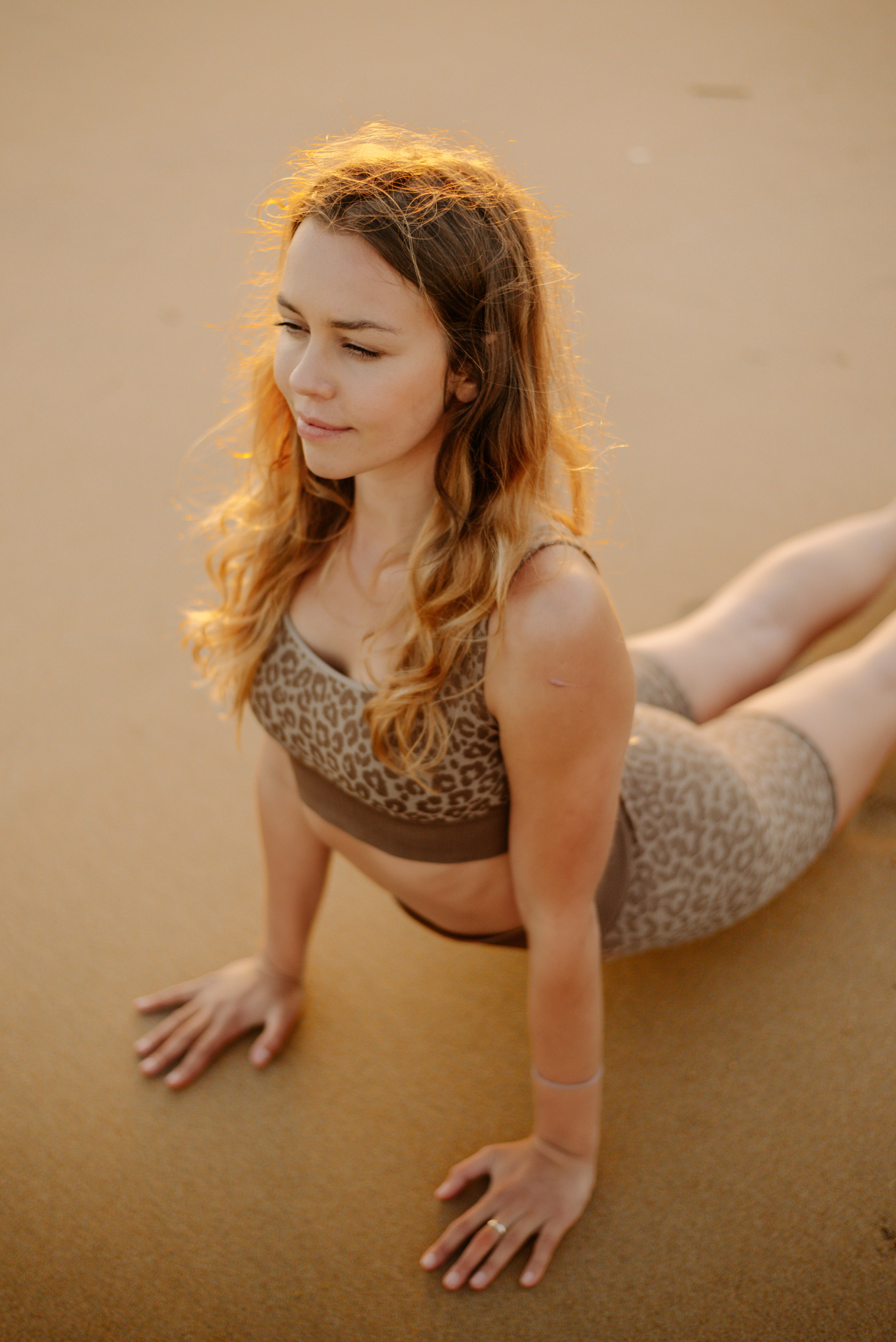 Lucy. Lifestyle, wedding and family photographer