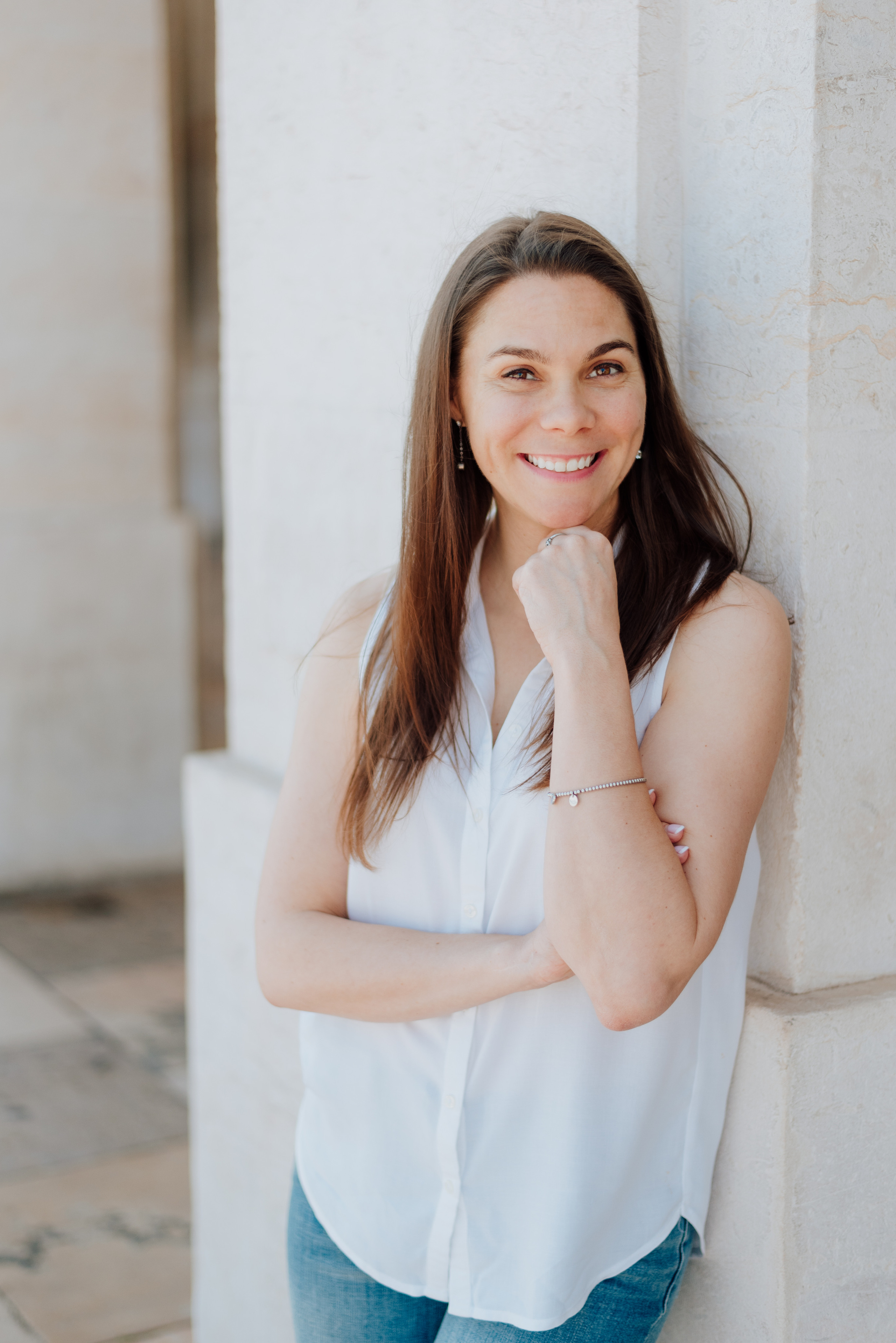 Rhiannon. Lifestyle, wedding and family photographer