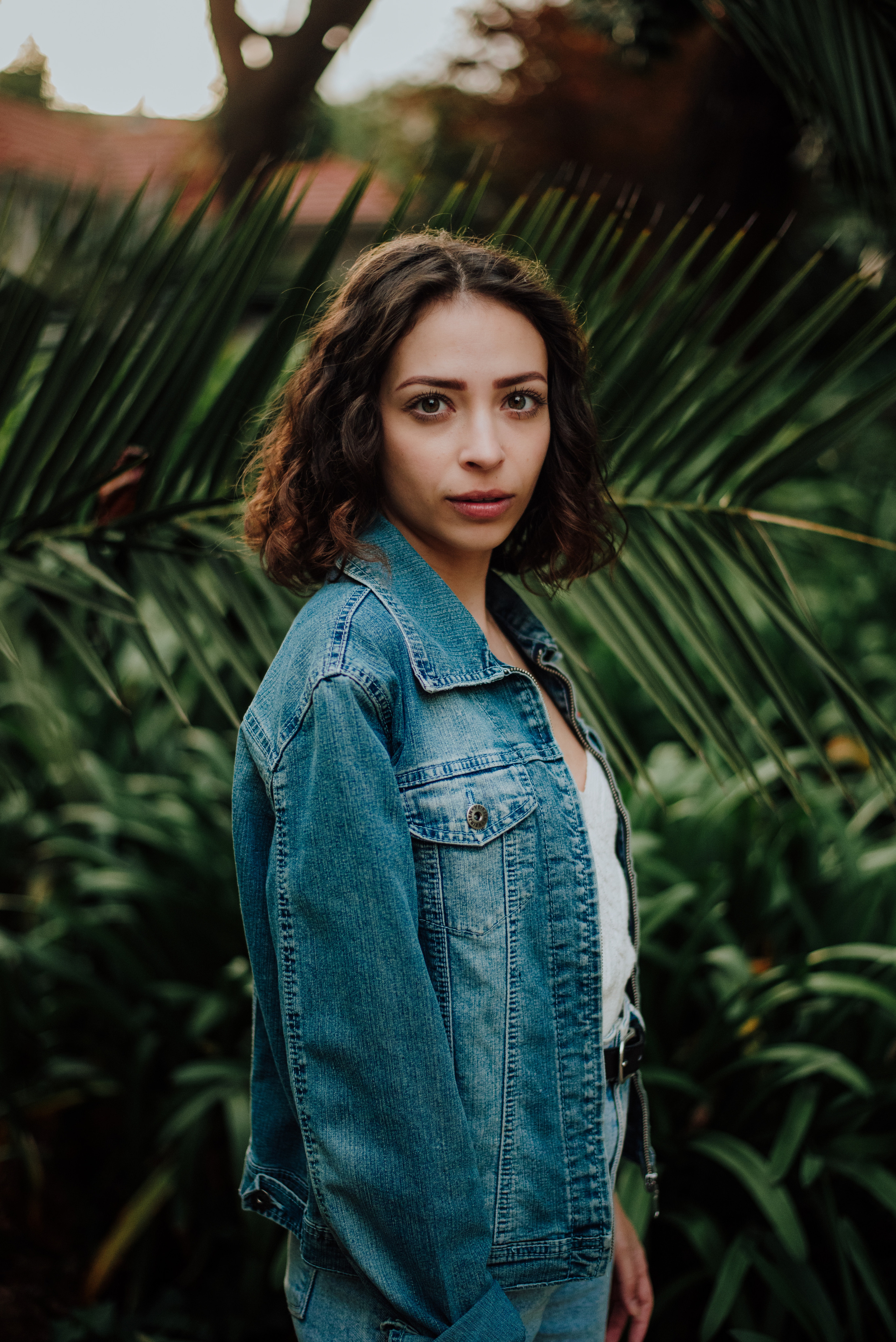 Sara. Lifestyle, wedding and family photographer