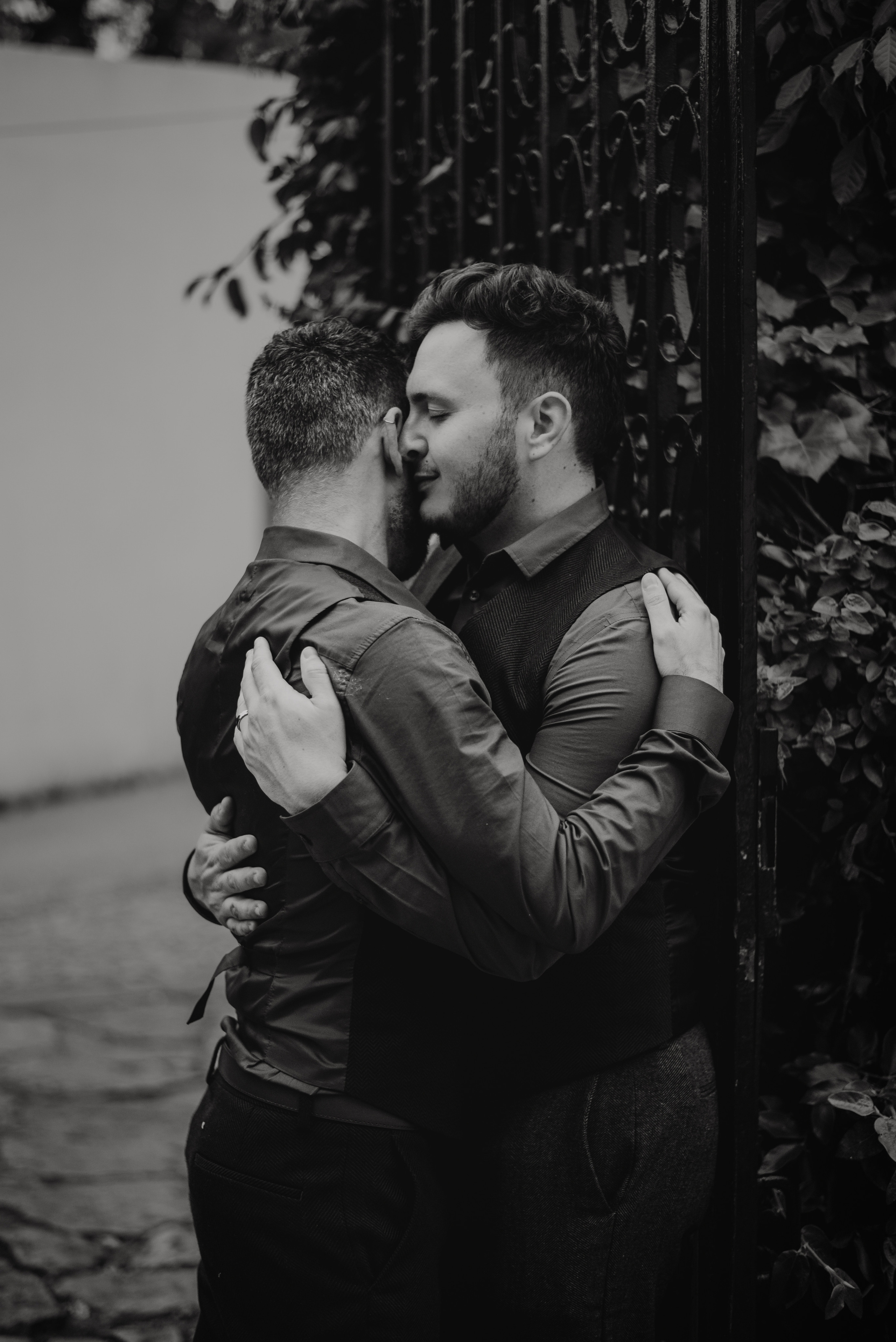 Garret + Filipe. Lifestyle, wedding and family photographer