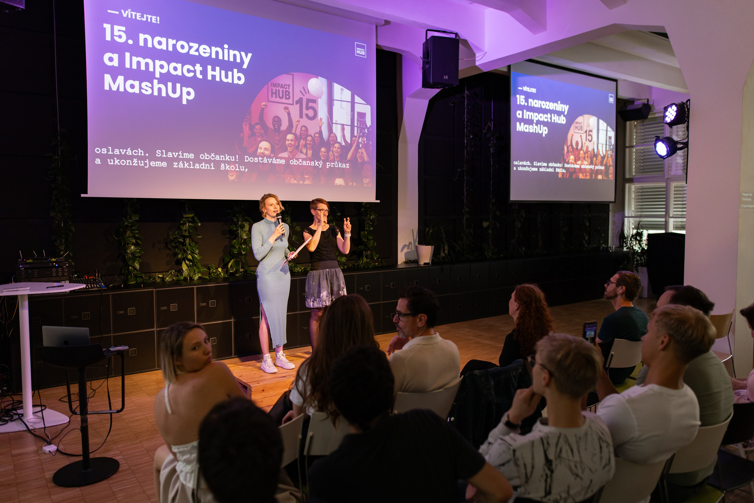 Dana Lišková - Eventová fotografka Praha - event fotografie - firemní akce - byznys portrét - korporátní fotografie 