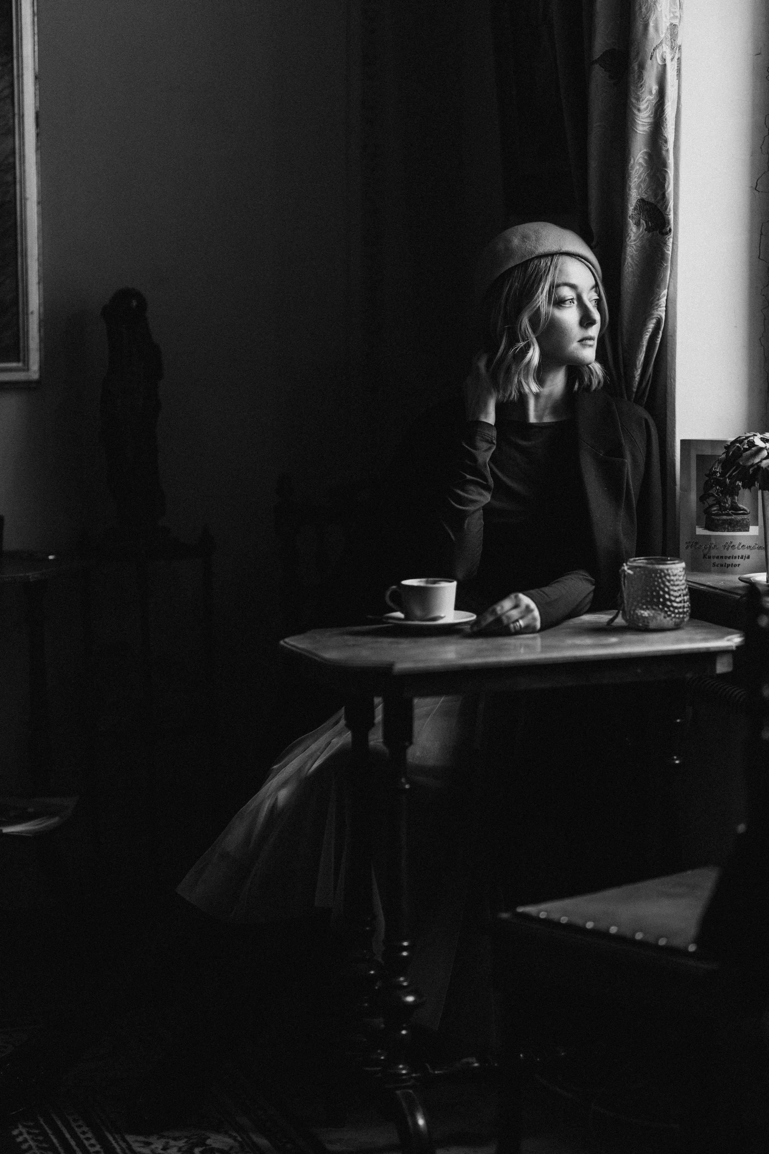 Woman phoshoot. Wedding and portrait photographer in Helsinki Vickan O